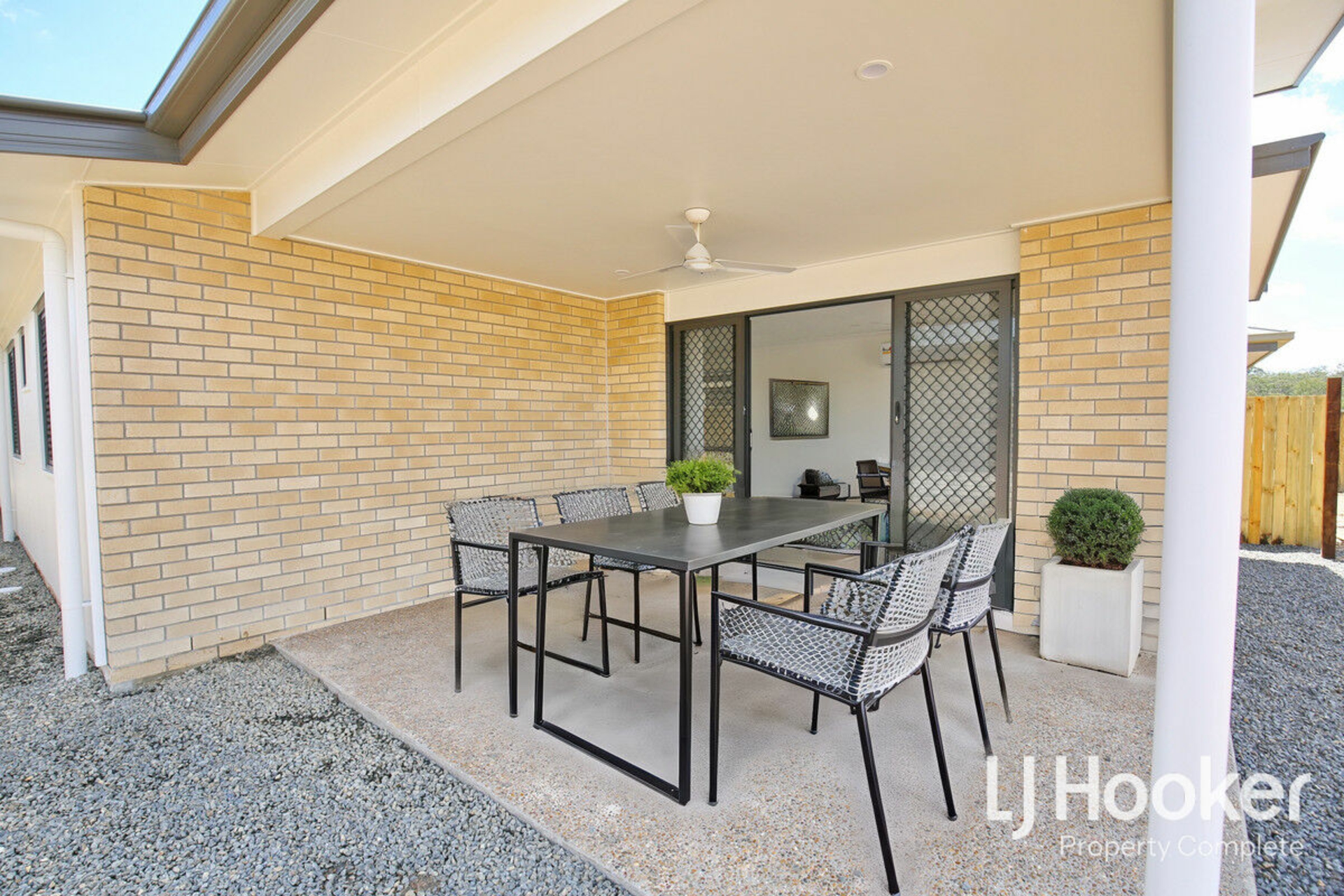 8 Hiddenvale Circuit, YARRABILBA