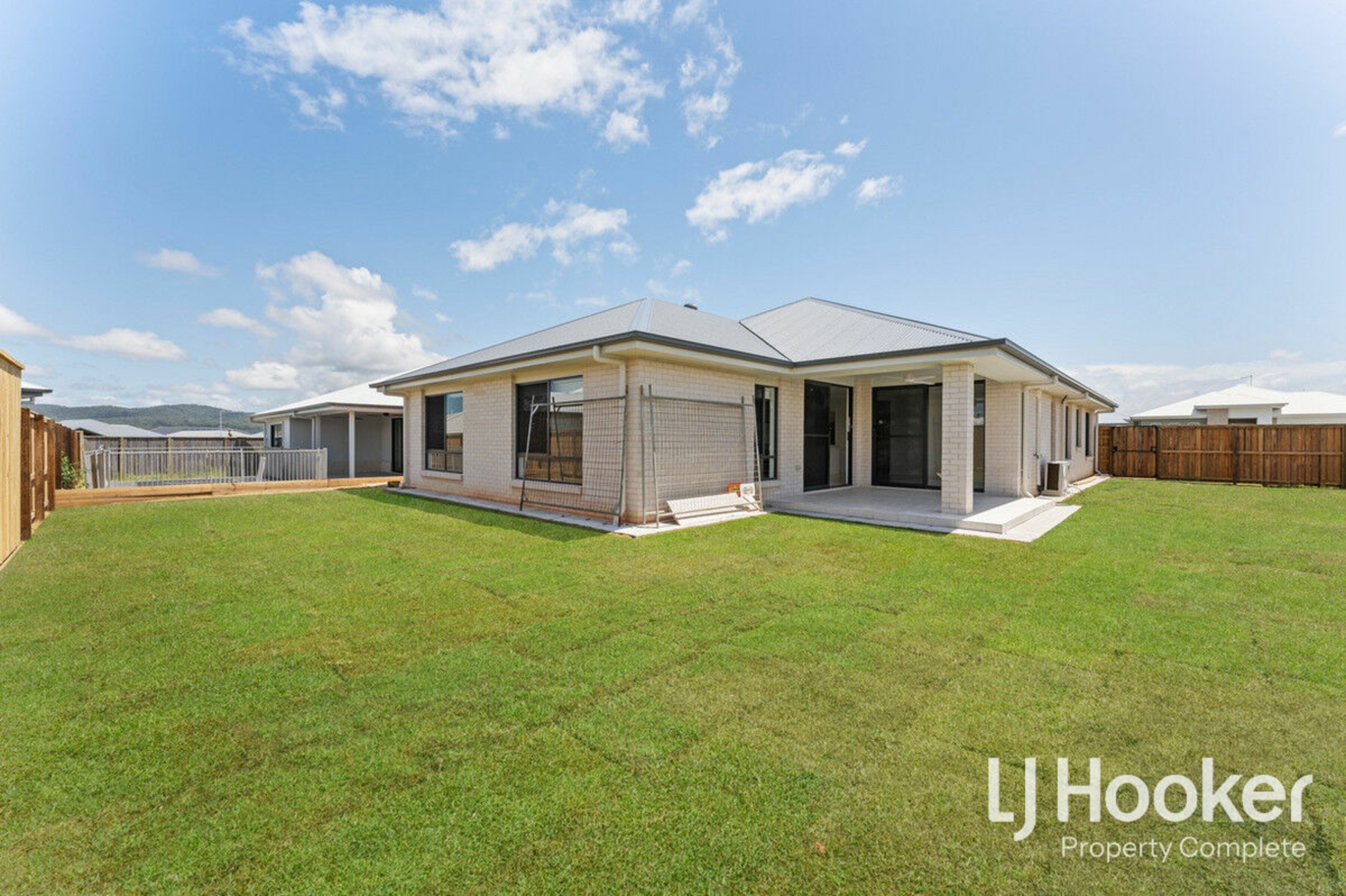 35 Napier Crescent, YARRABILBA