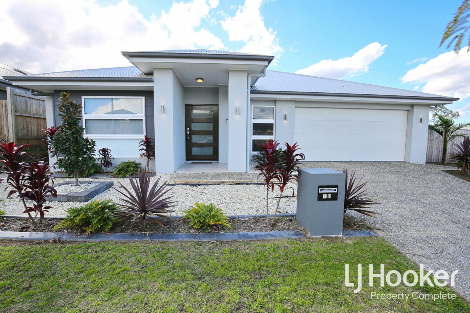 18 Seawest Street, YARRABILBA