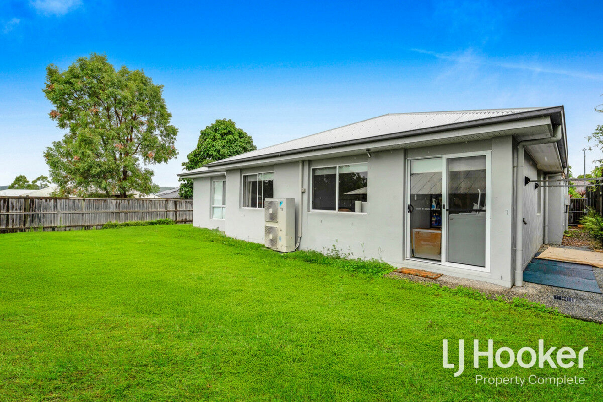 18 Seawest Street, YARRABILBA