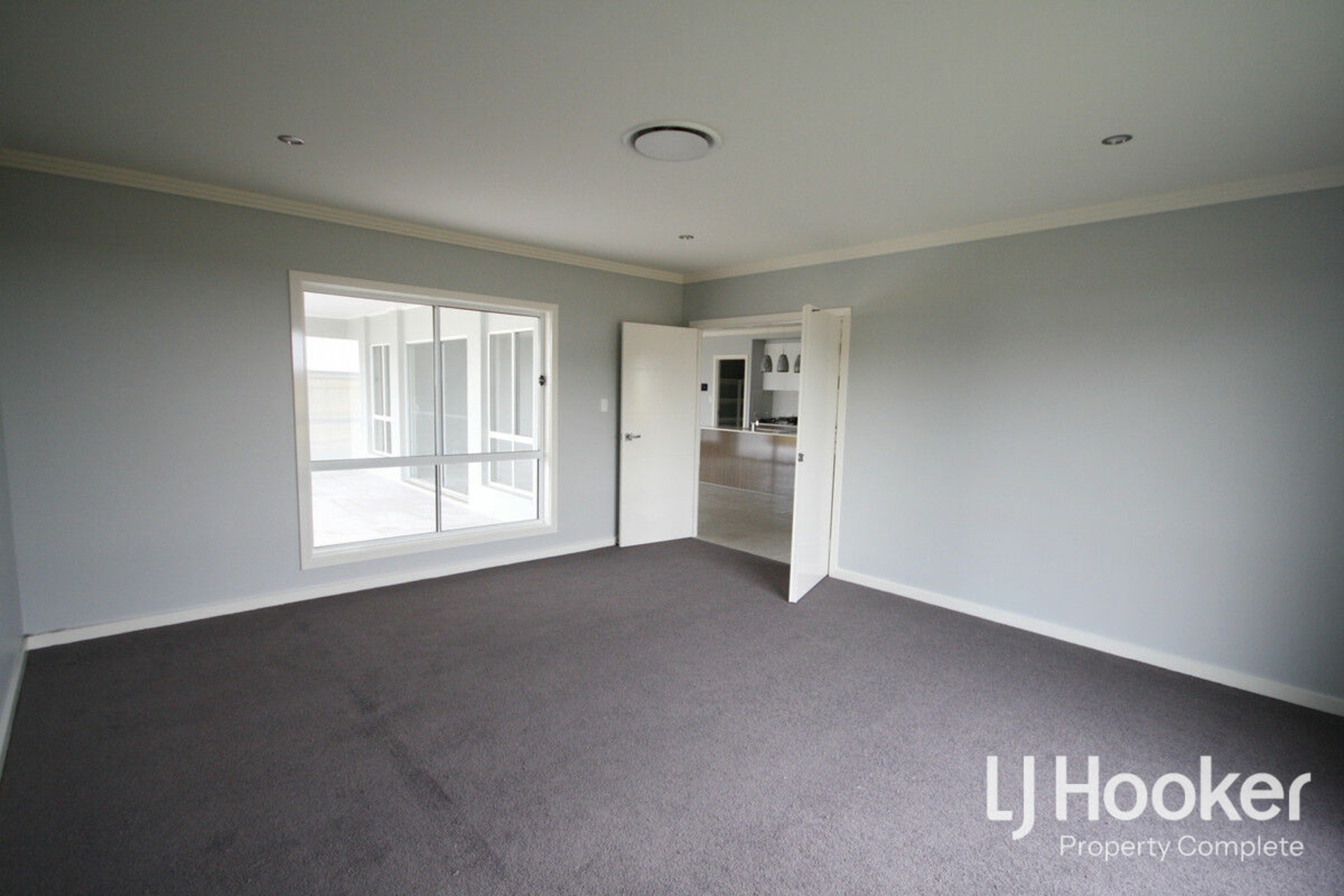 18 Seawest Street, YARRABILBA