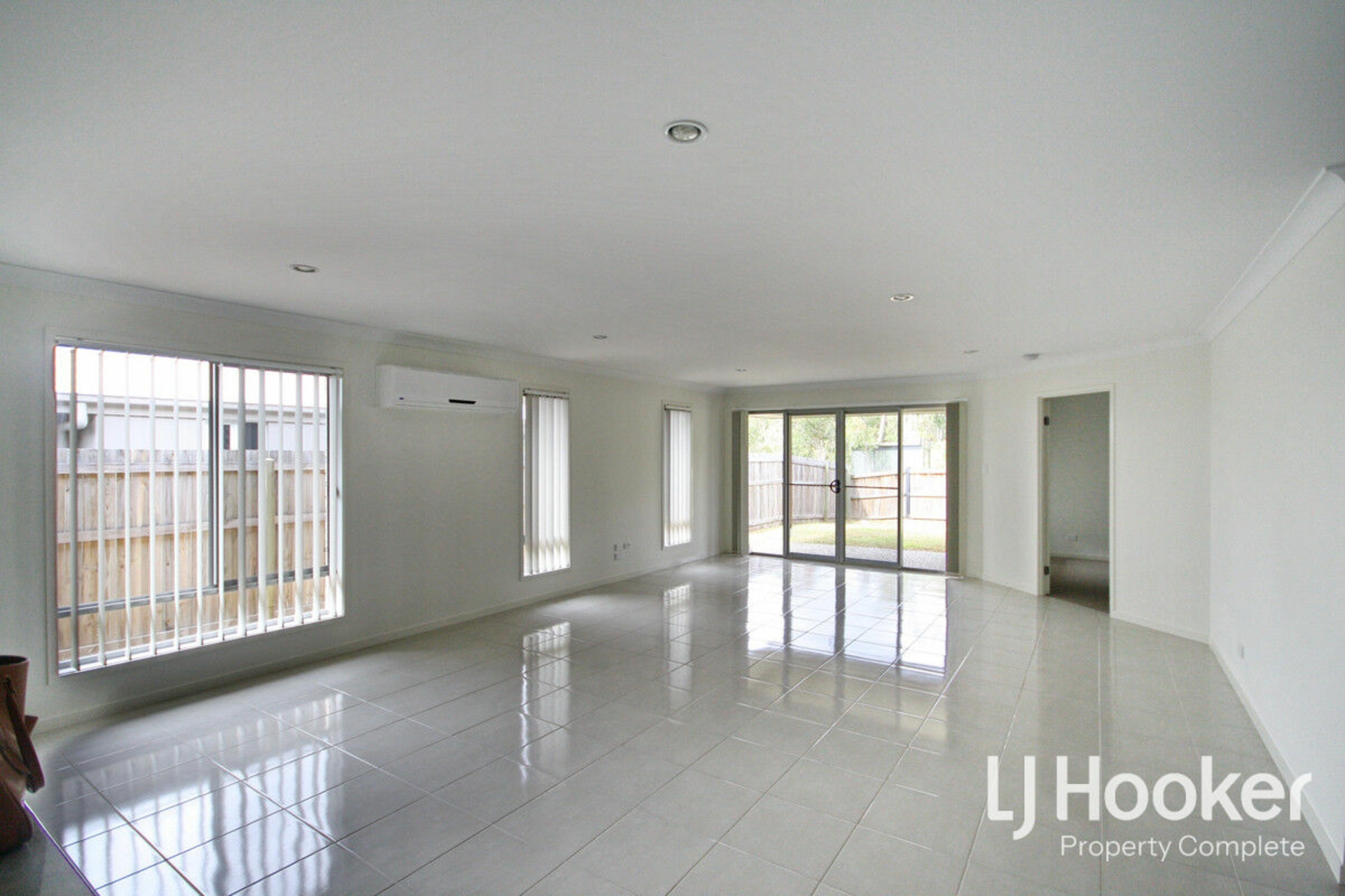 15 Wildflower Street, YARRABILBA