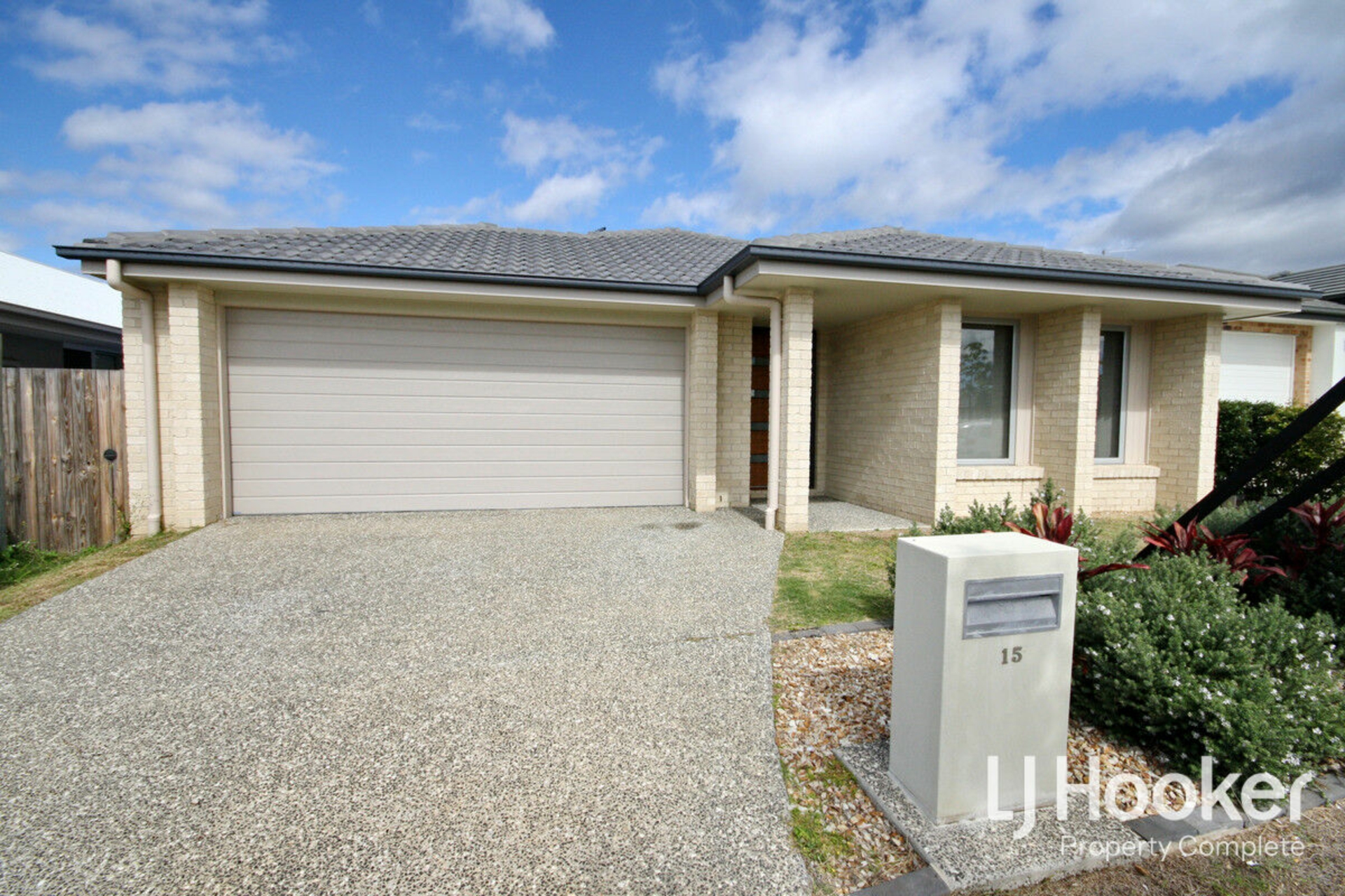 15 Wildflower Street, YARRABILBA