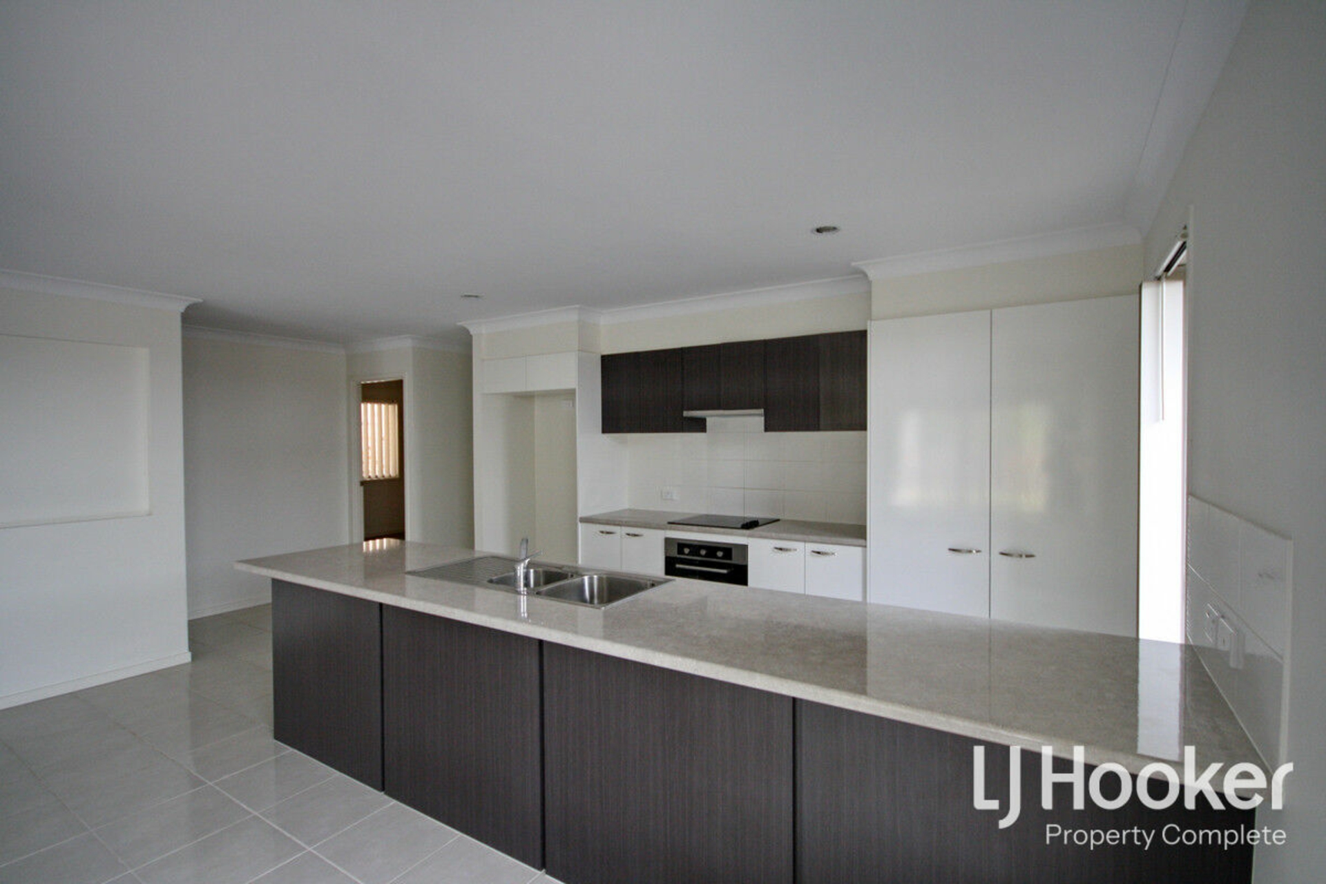 15 Wildflower Street, YARRABILBA
