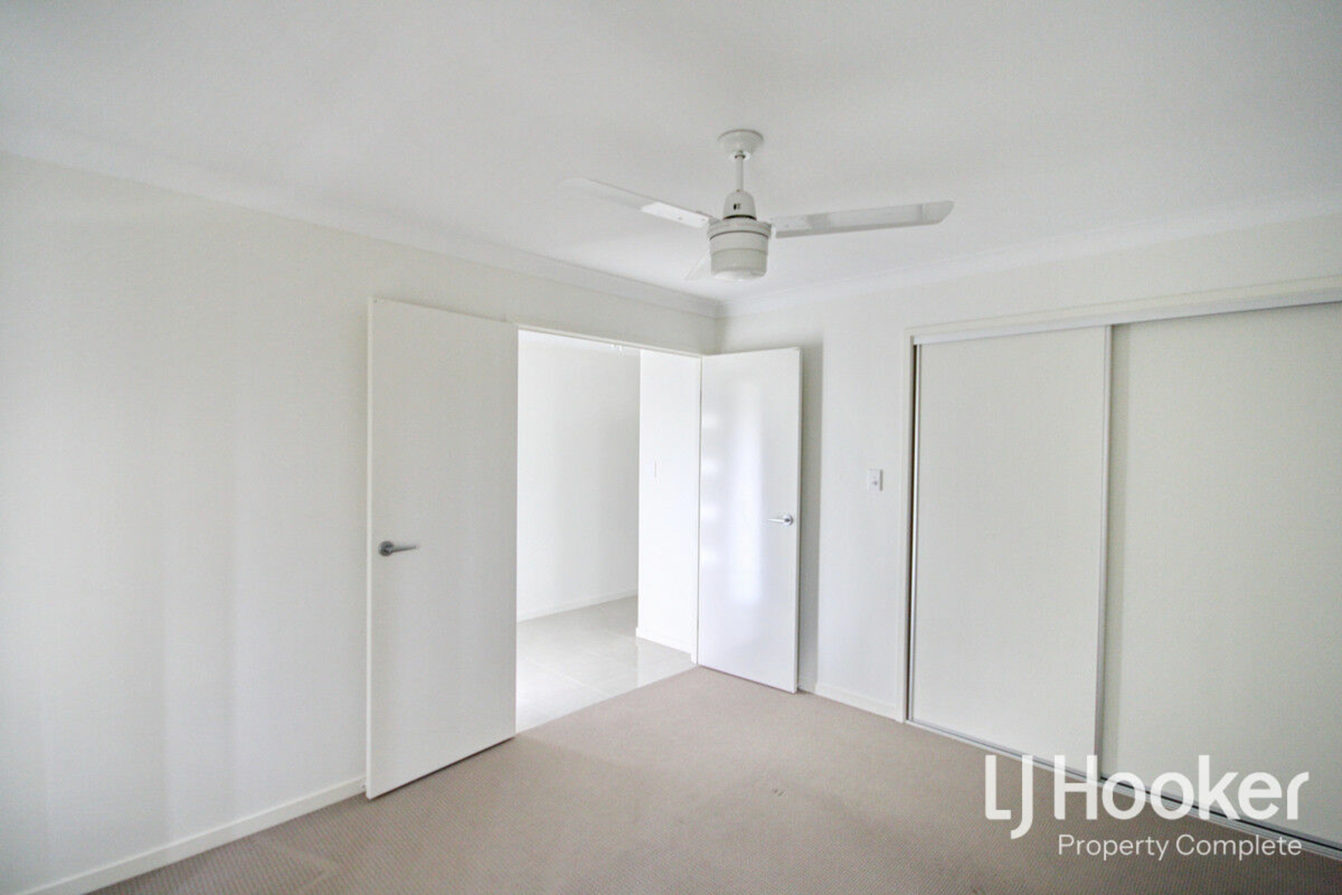 15 Wildflower Street, YARRABILBA