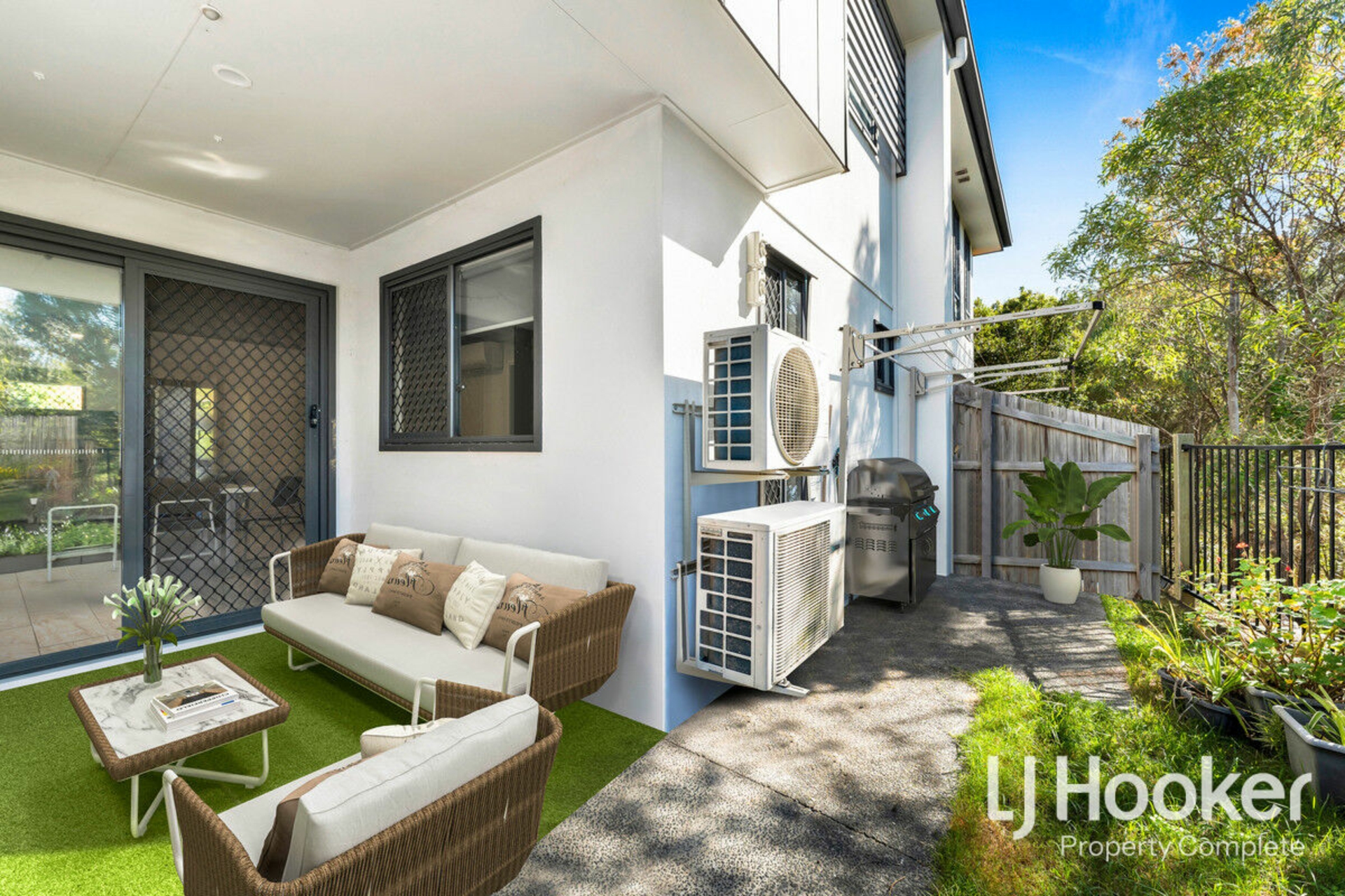 2/8 Highlands Street, YARRABILBA