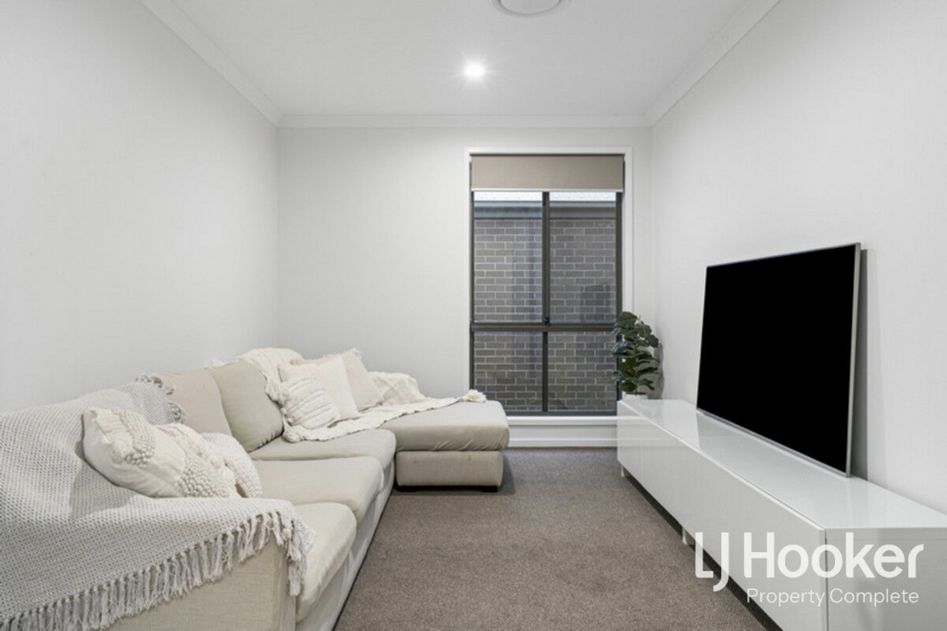 28 Cooper Crescent, JIMBOOMBA