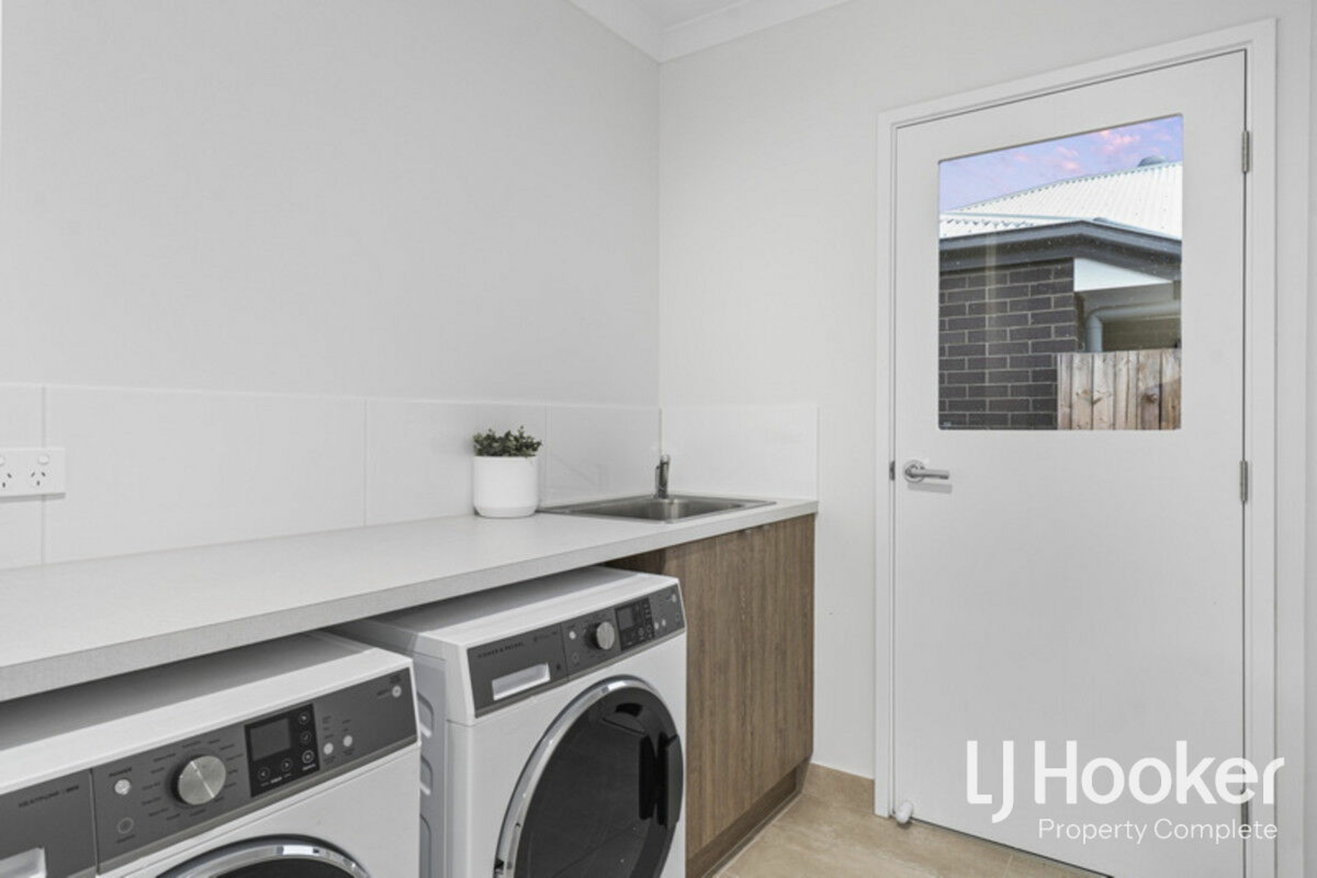 28 Cooper Crescent, JIMBOOMBA