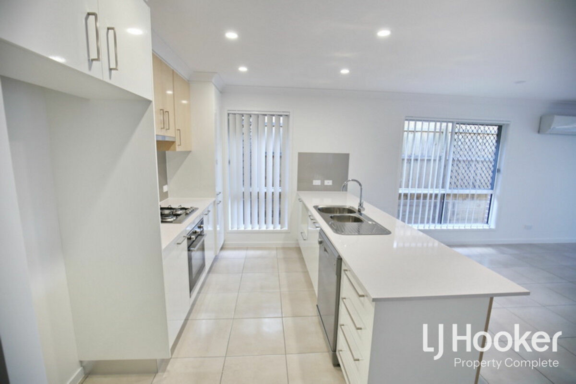 18 Hillard Street, YARRABILBA