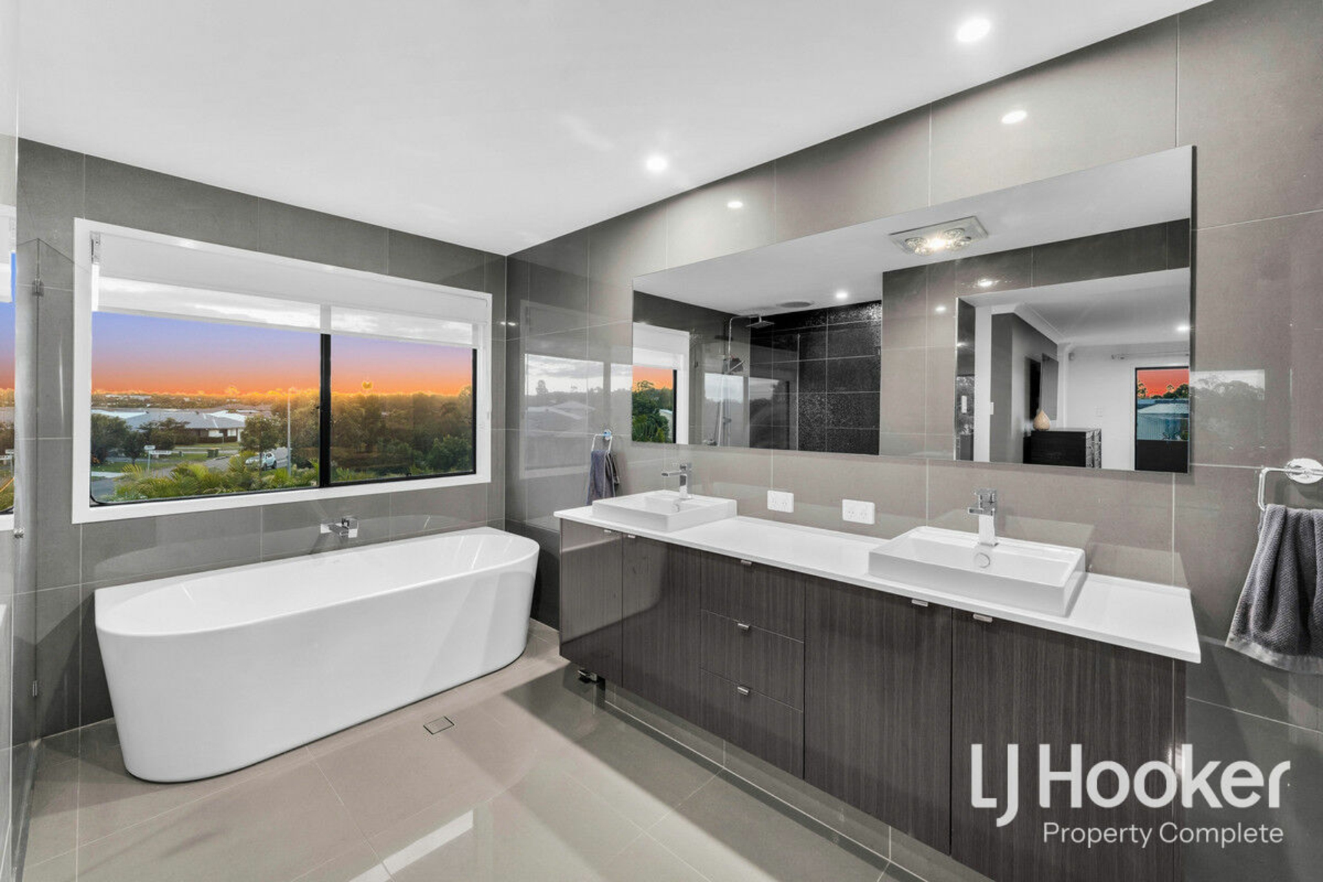 2-4 Cambridge Circuit, YARRABILBA