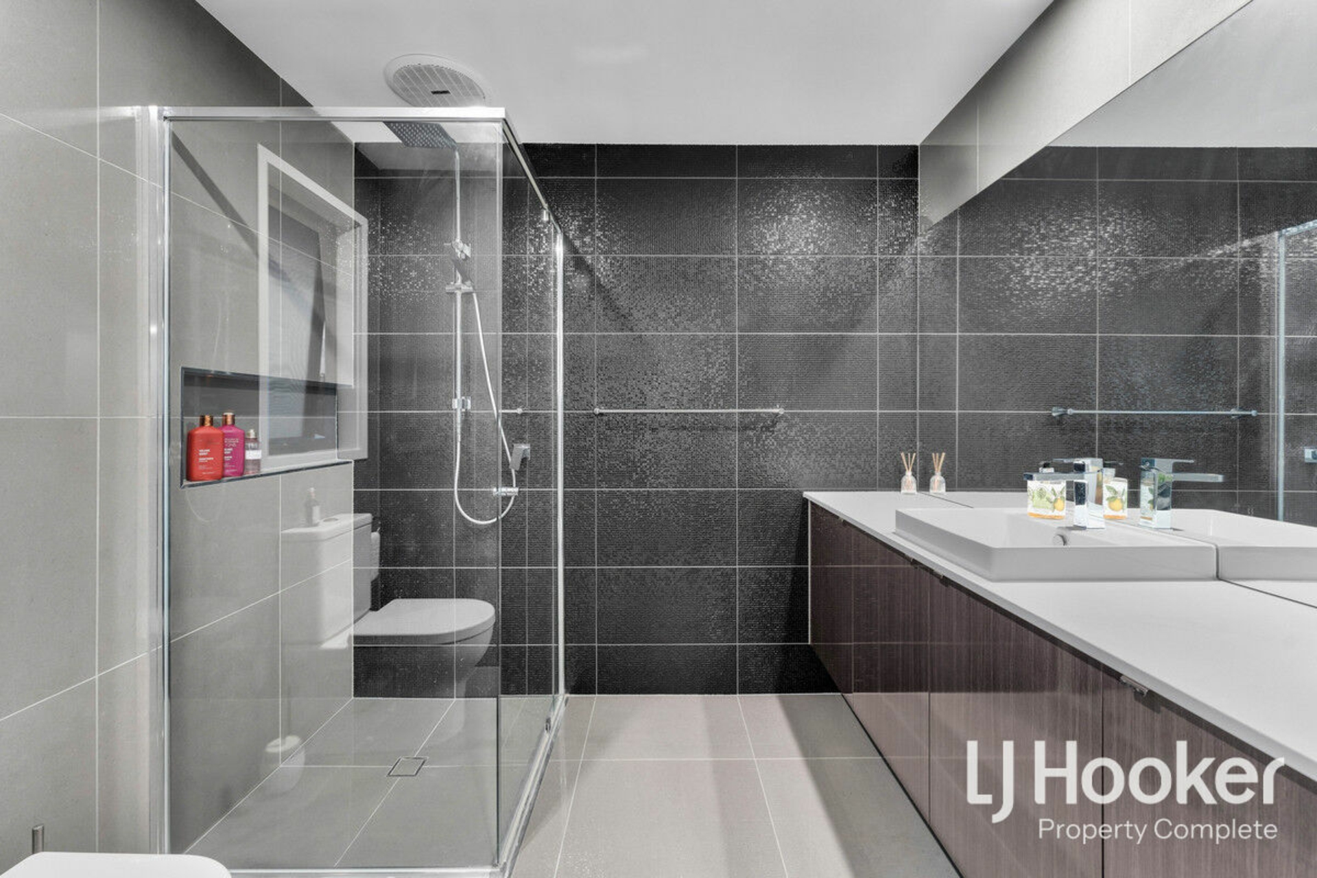 2-4 Cambridge Circuit, YARRABILBA