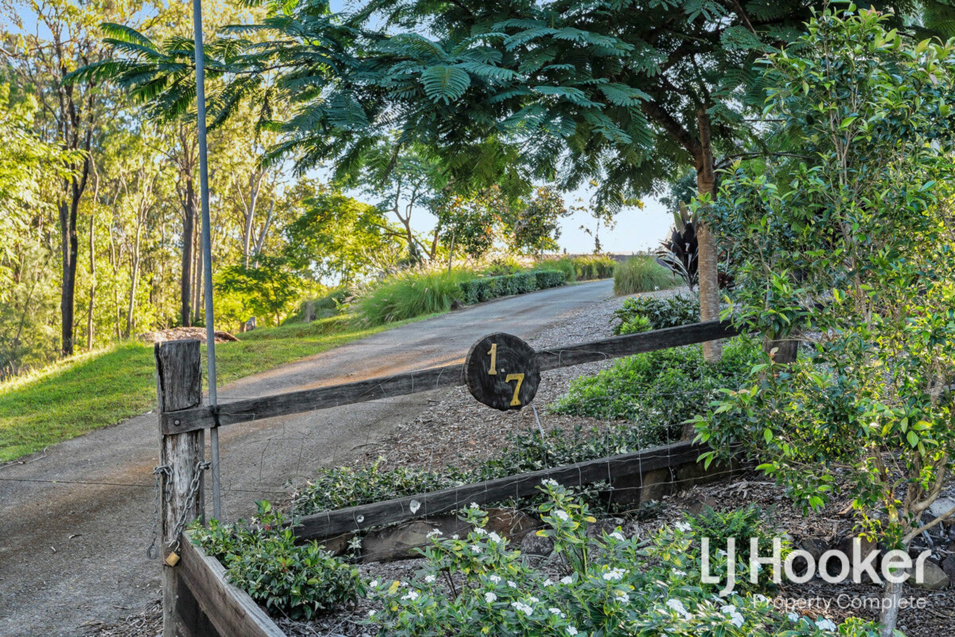 17 Fairweather Court, TAMBORINE