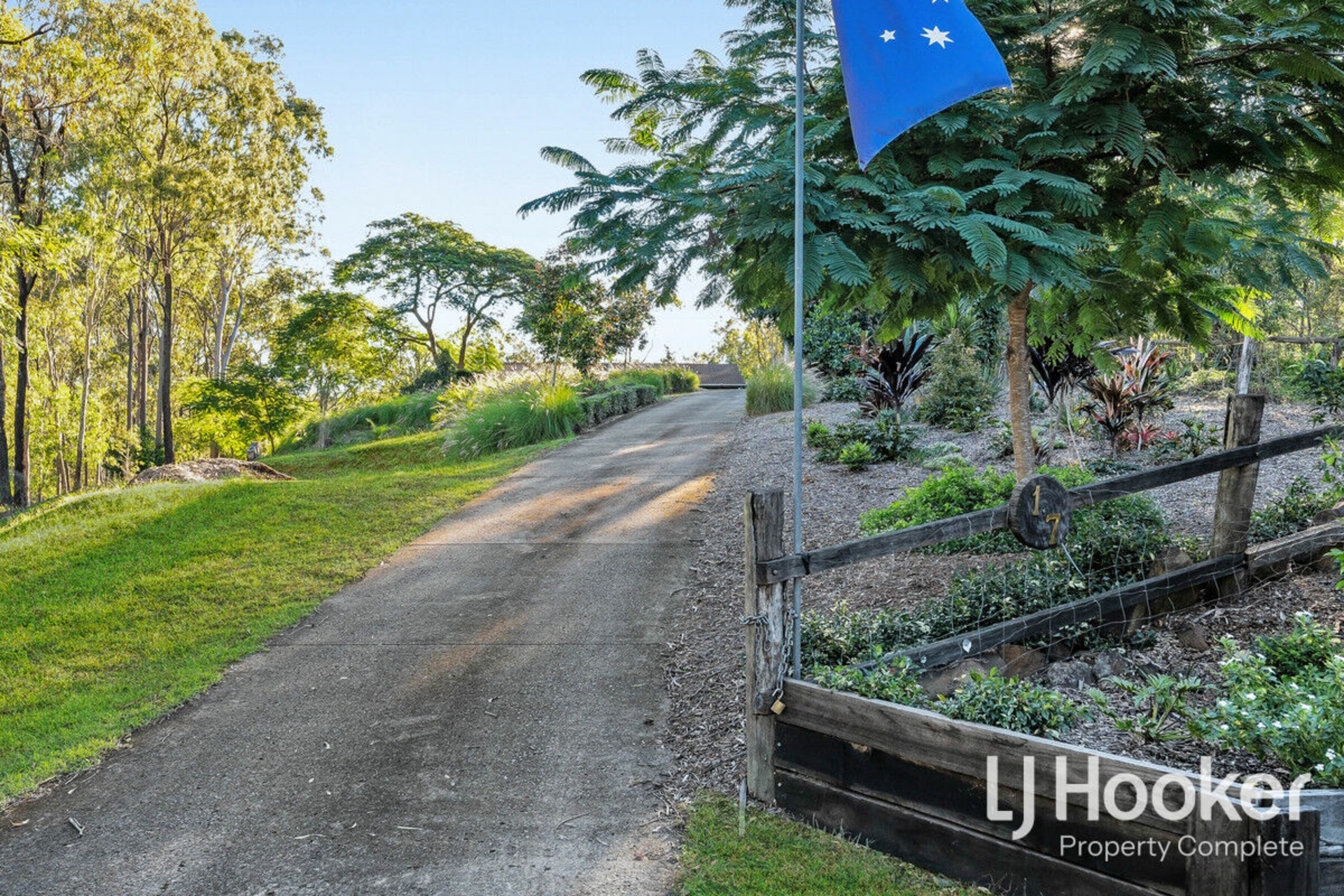 17 Fairweather Court, TAMBORINE