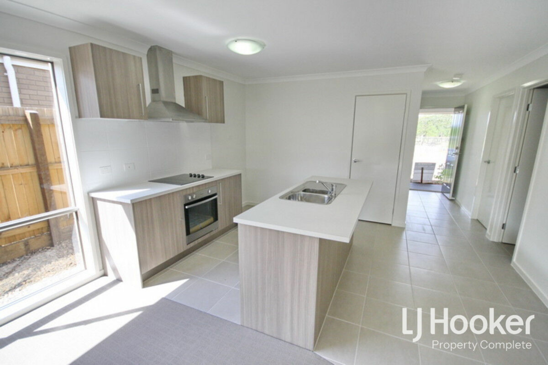 12 Sommer Street, YARRABILBA