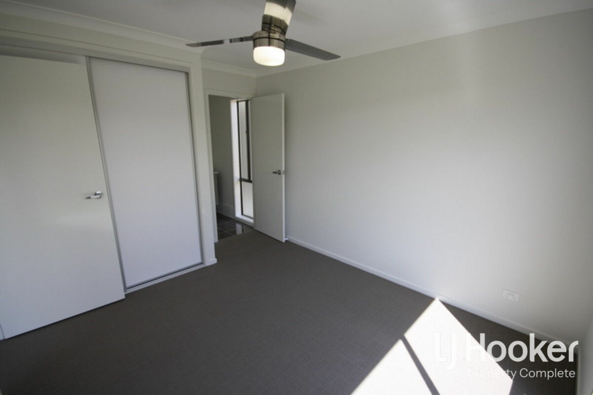 12 Sommer Street, YARRABILBA