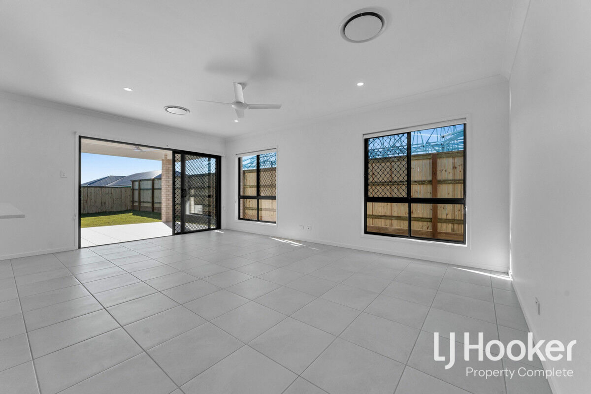 72 Outlook Boulevard, GLENEAGLE