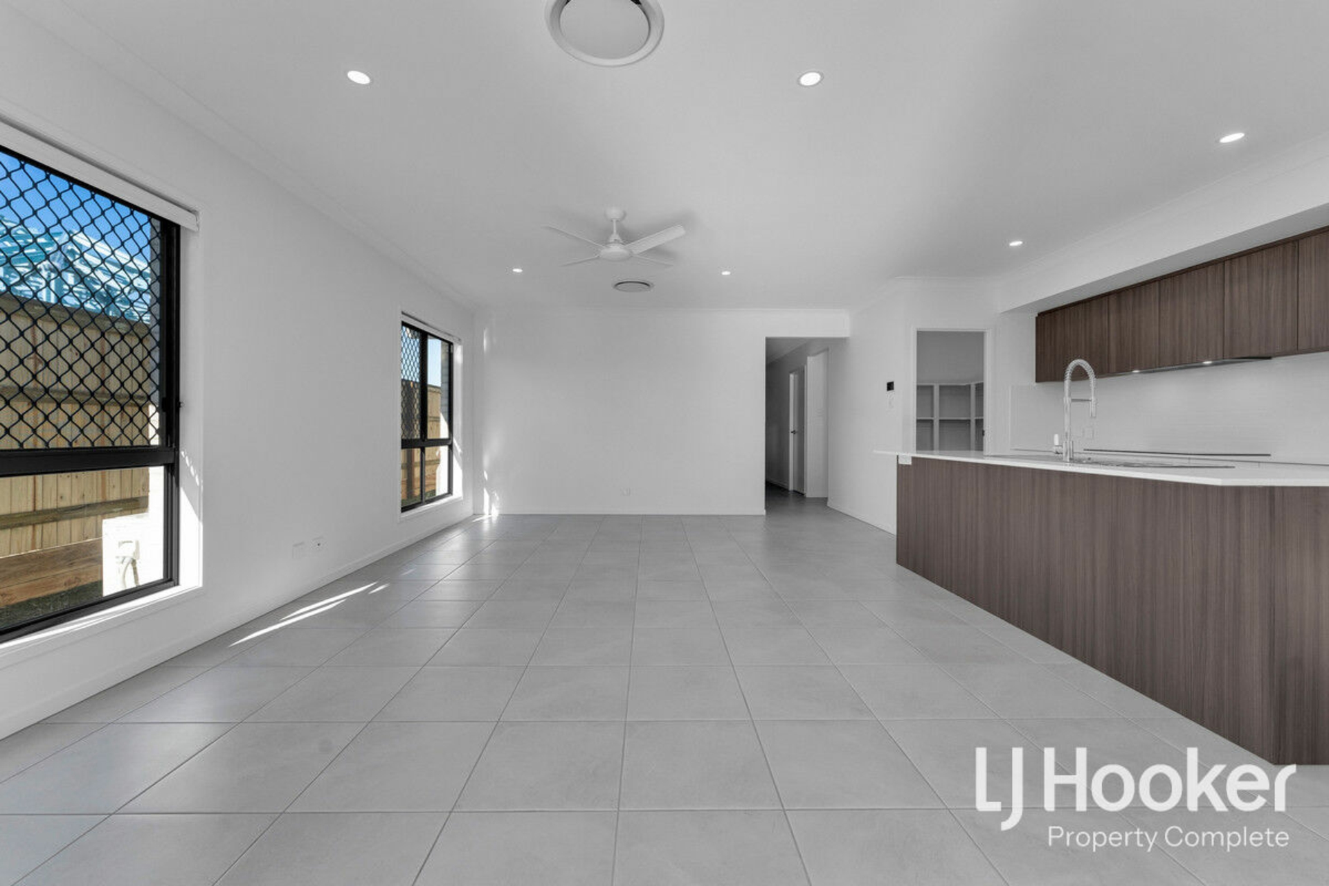 72 Outlook Boulevard, GLENEAGLE