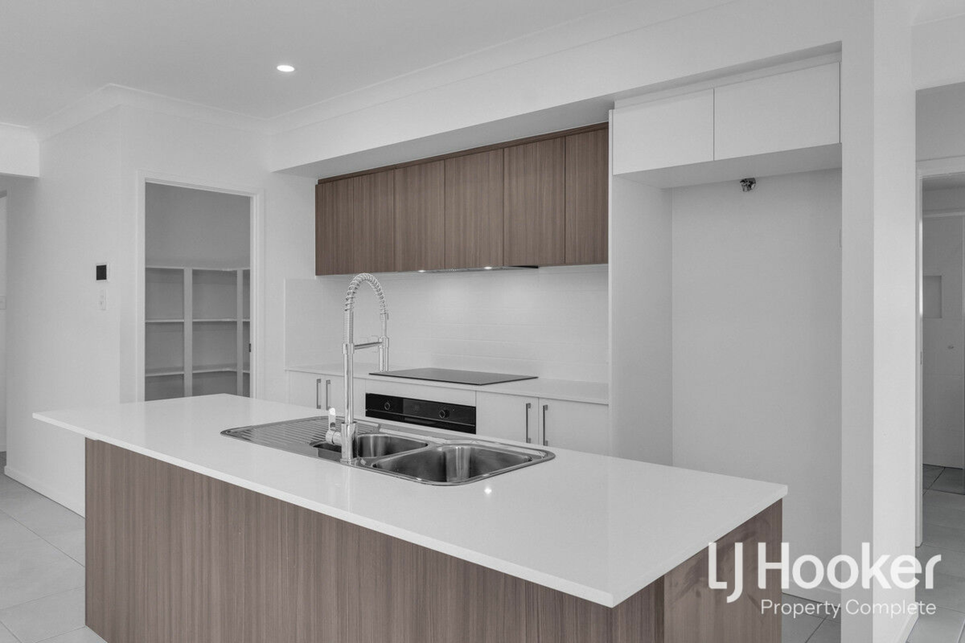 72 Outlook Boulevard, GLENEAGLE