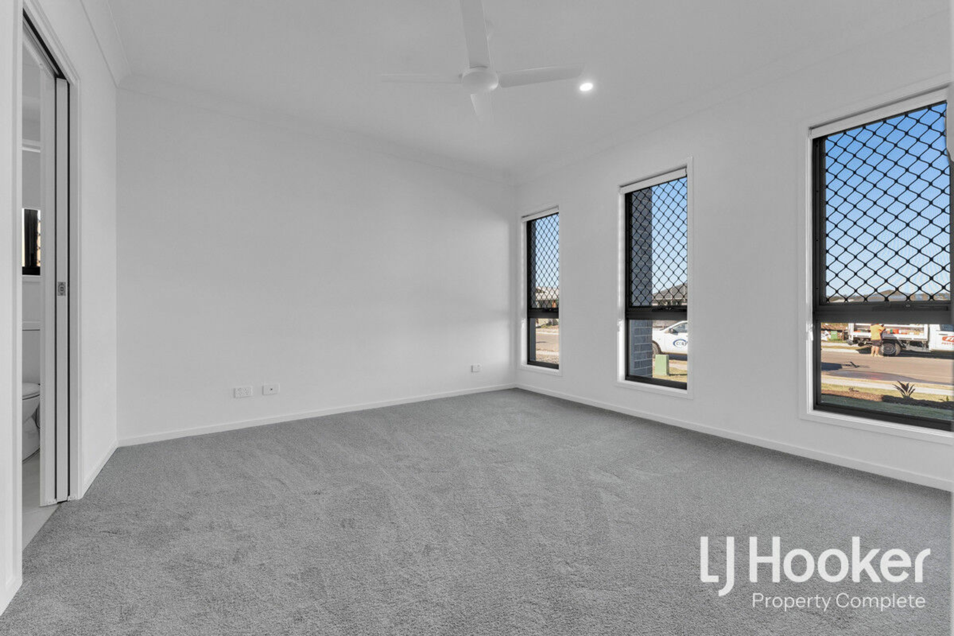 72 Outlook Boulevard, GLENEAGLE