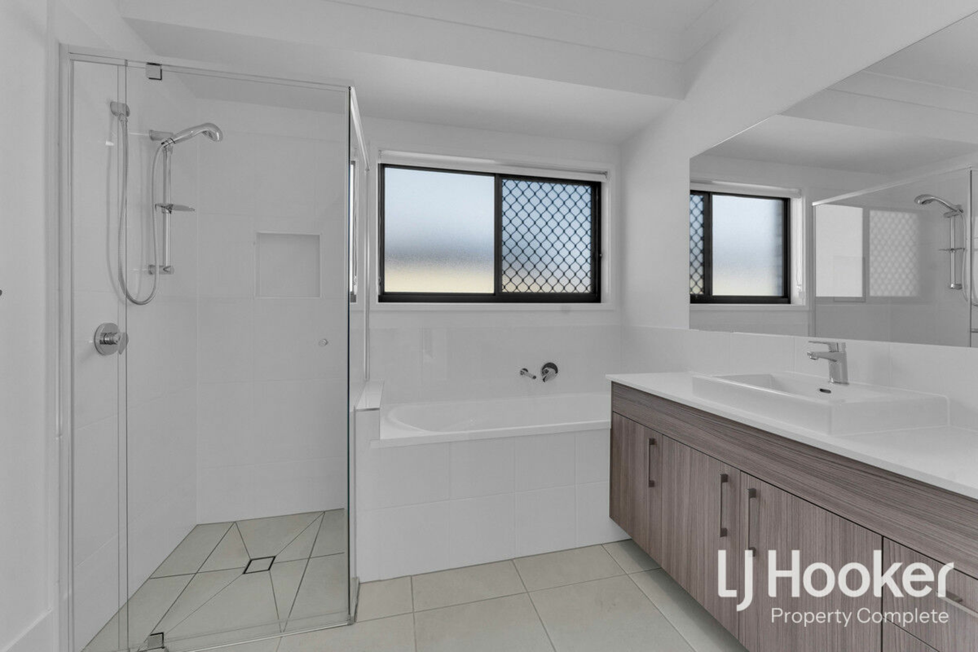 72 Outlook Boulevard, GLENEAGLE