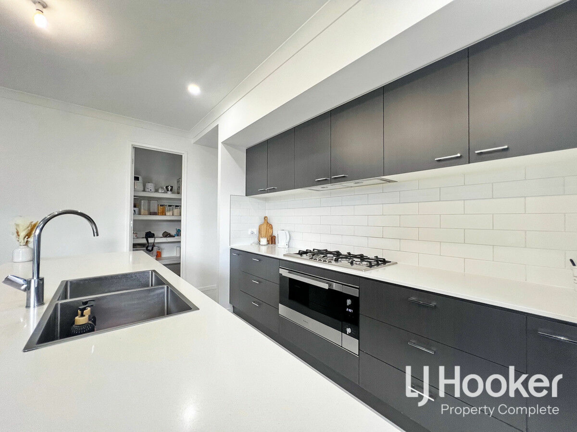 9 Griffith Street, YARRABILBA