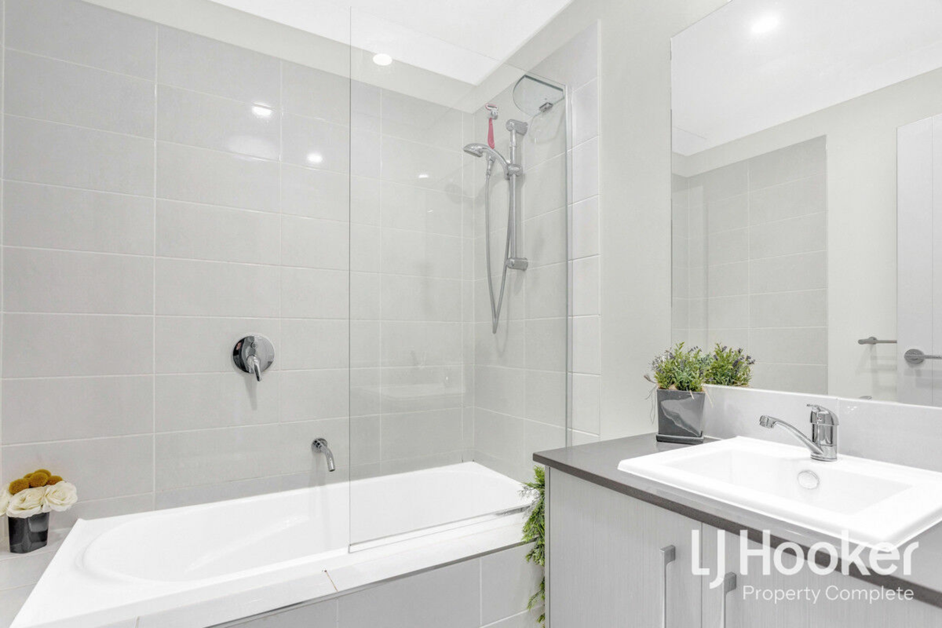 11/8 Highlands Street, YARRABILBA