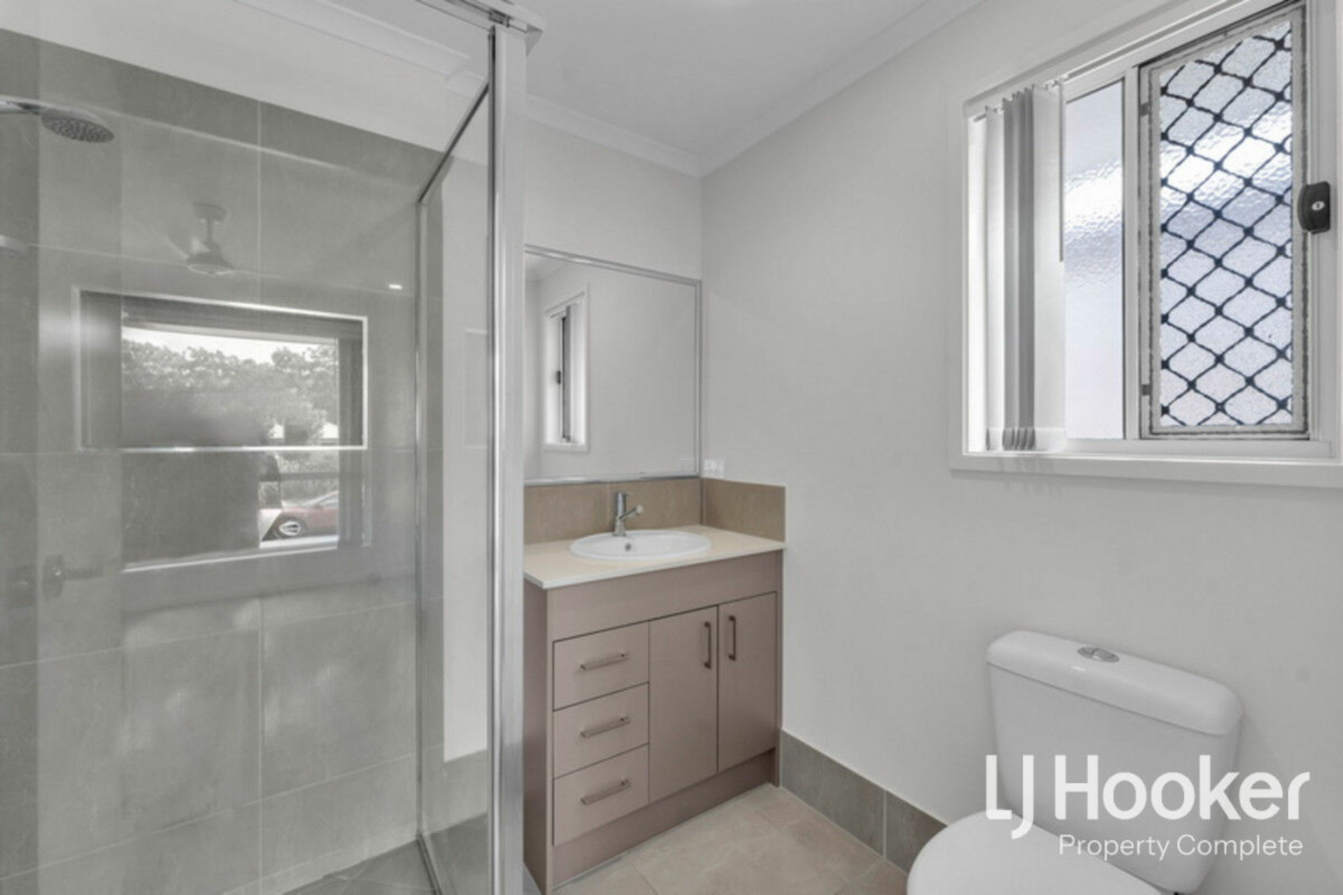 11 Bloomfield Avenue, PARK RIDGE