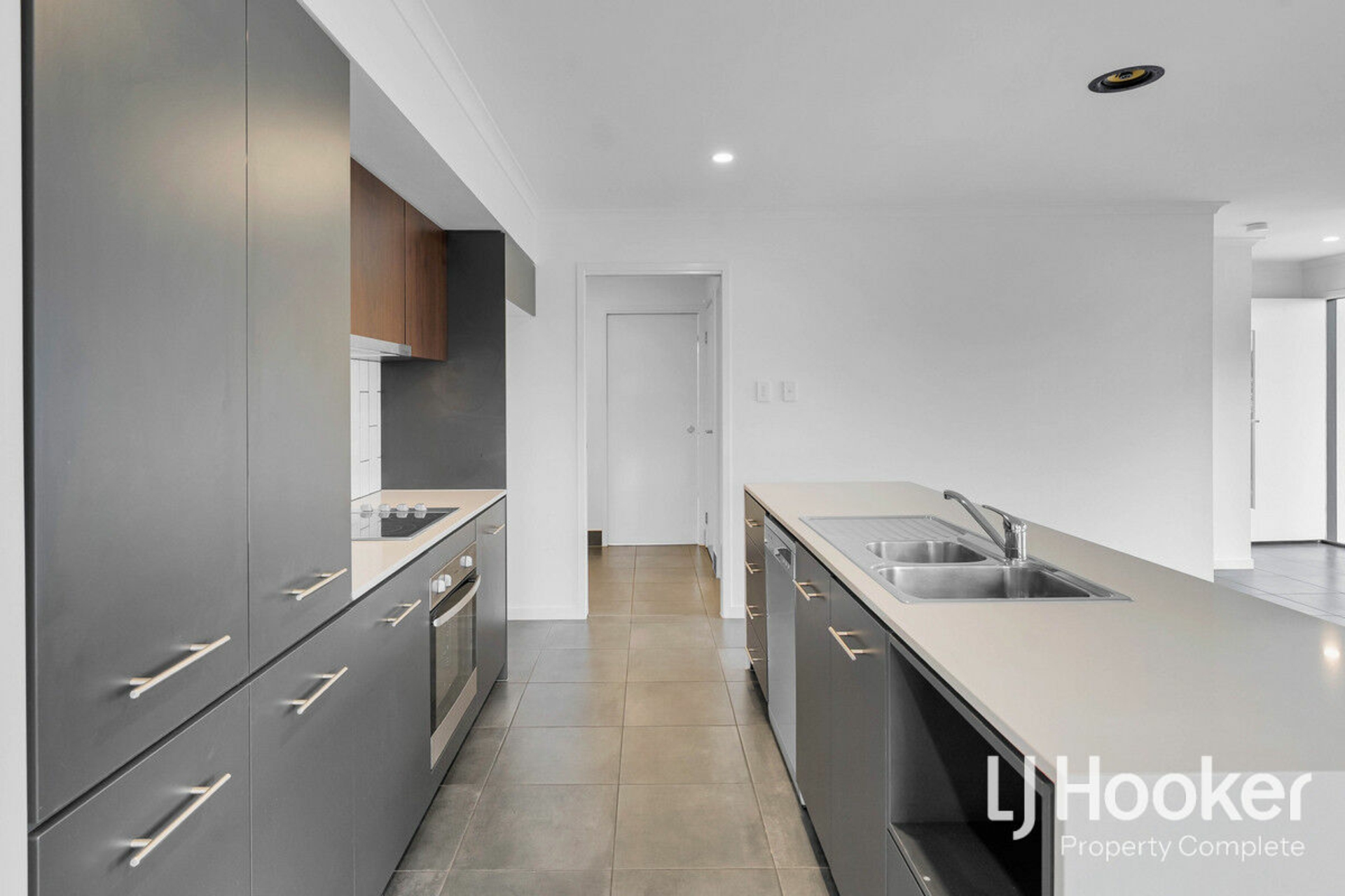 49 Dew Street, YARRABILBA
