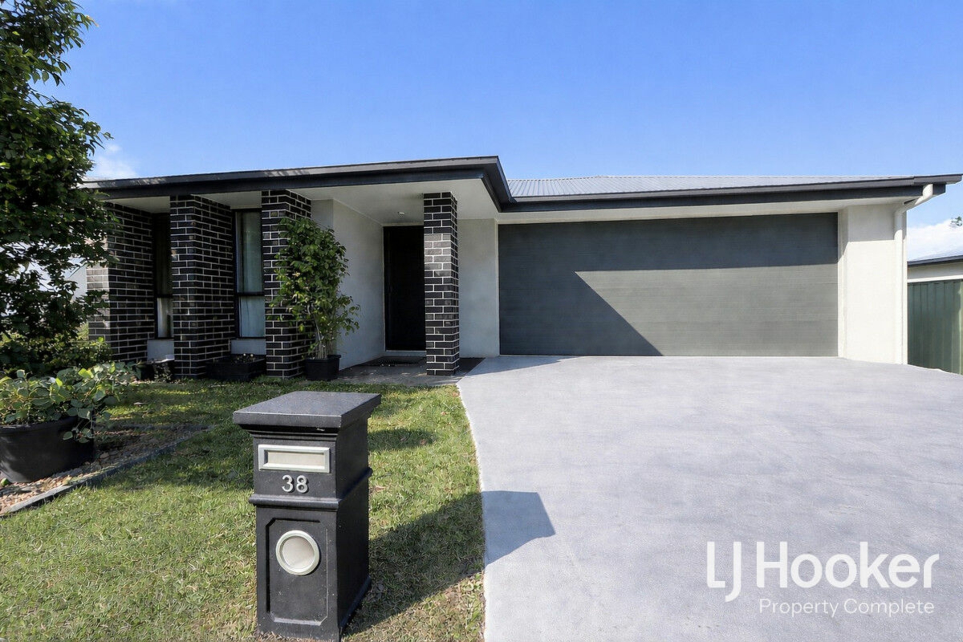 38 Rosewood Circuit — photo 3 of 15
