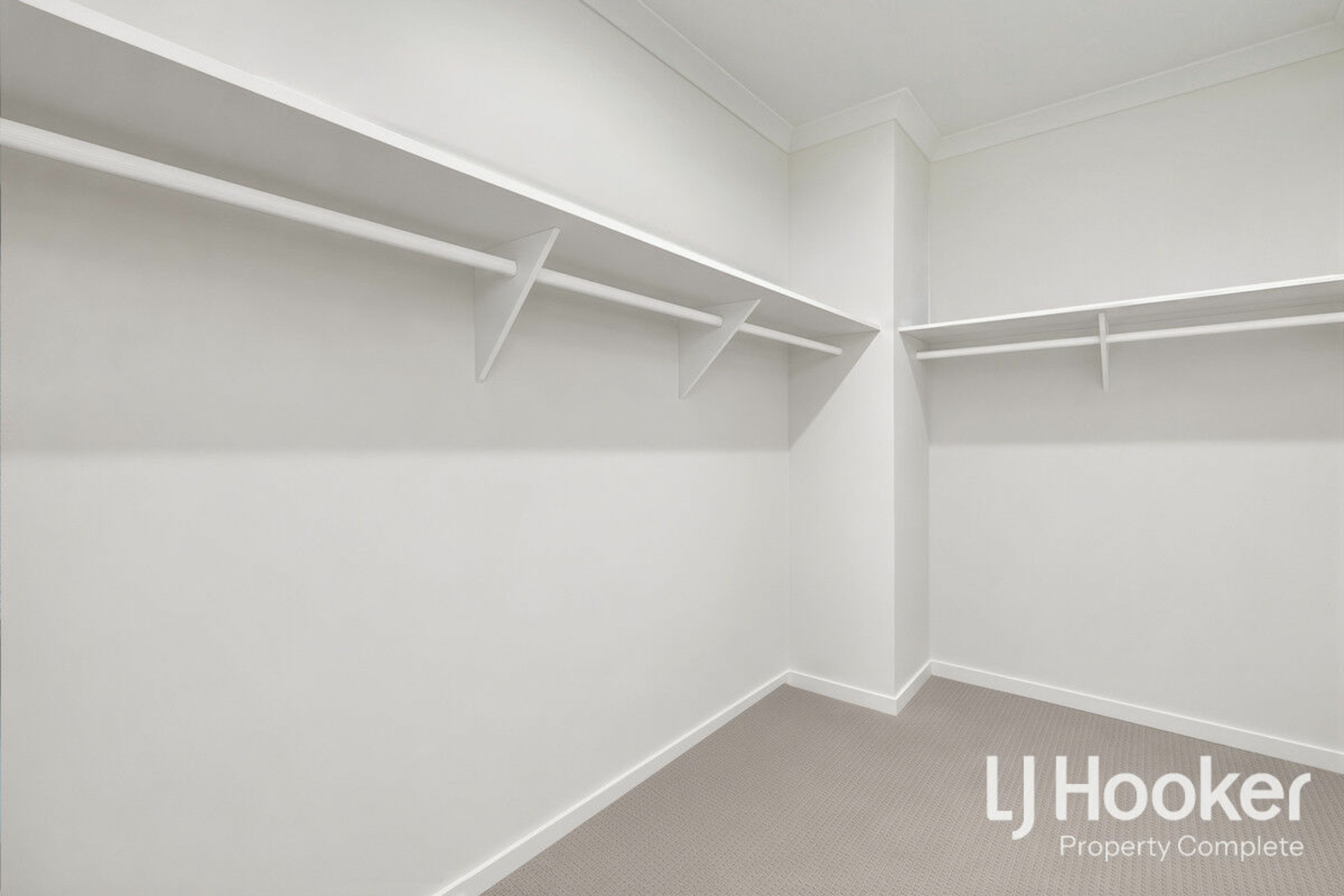 121 Buxton Avenue — photo 8 of 23