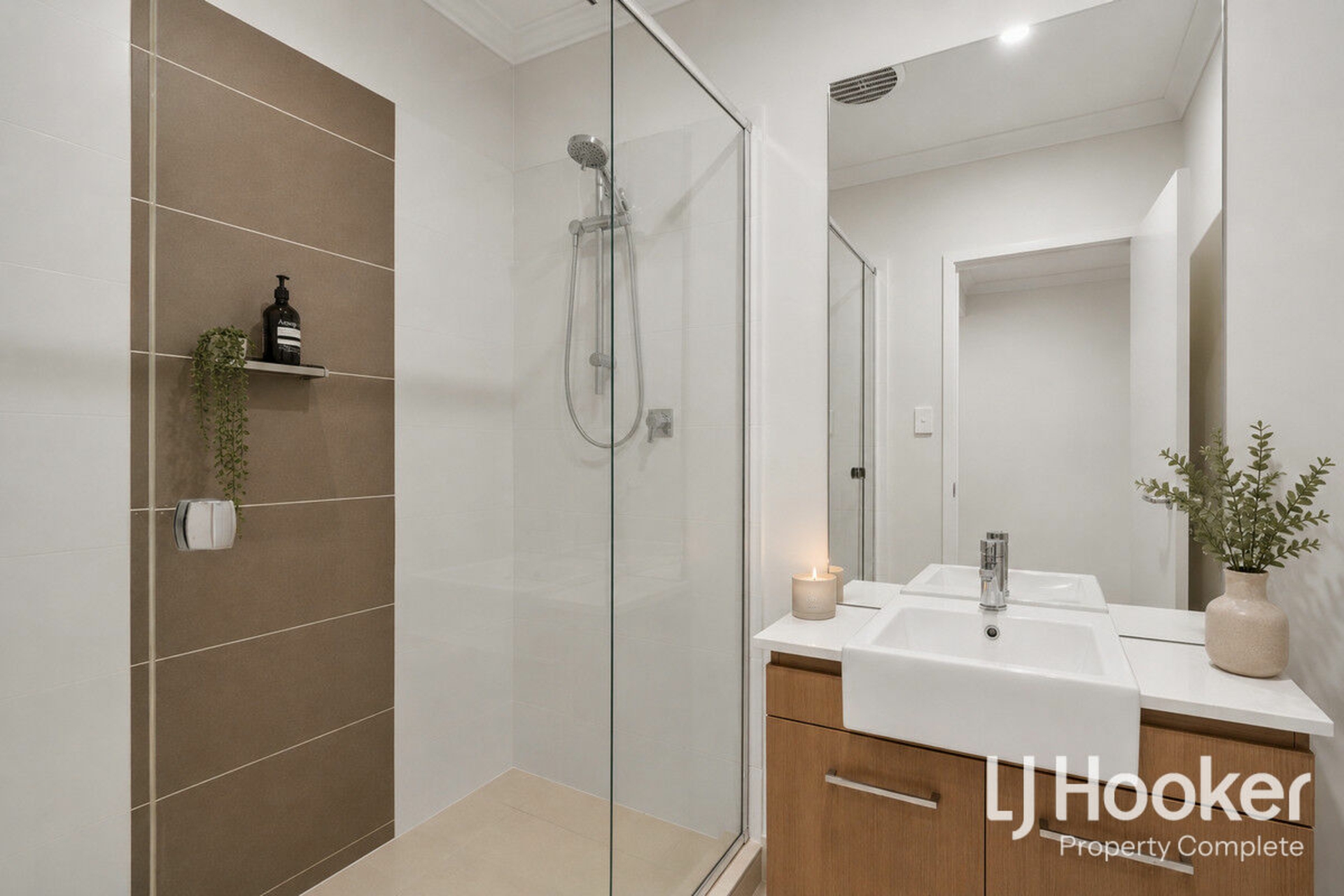 121 Buxton Avenue — photo 10 of 23