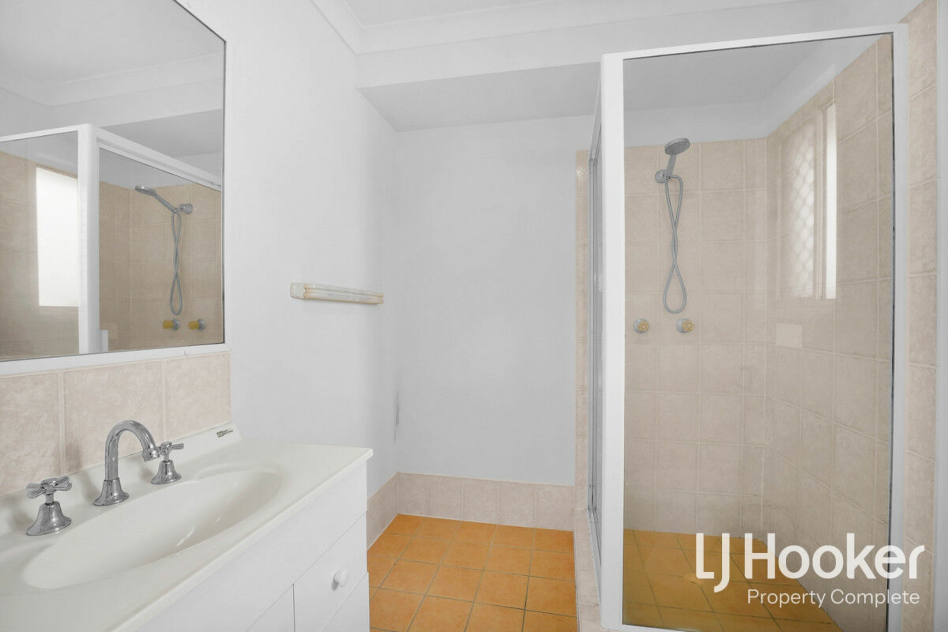 13 Billabong Drive — photo 8 of 20