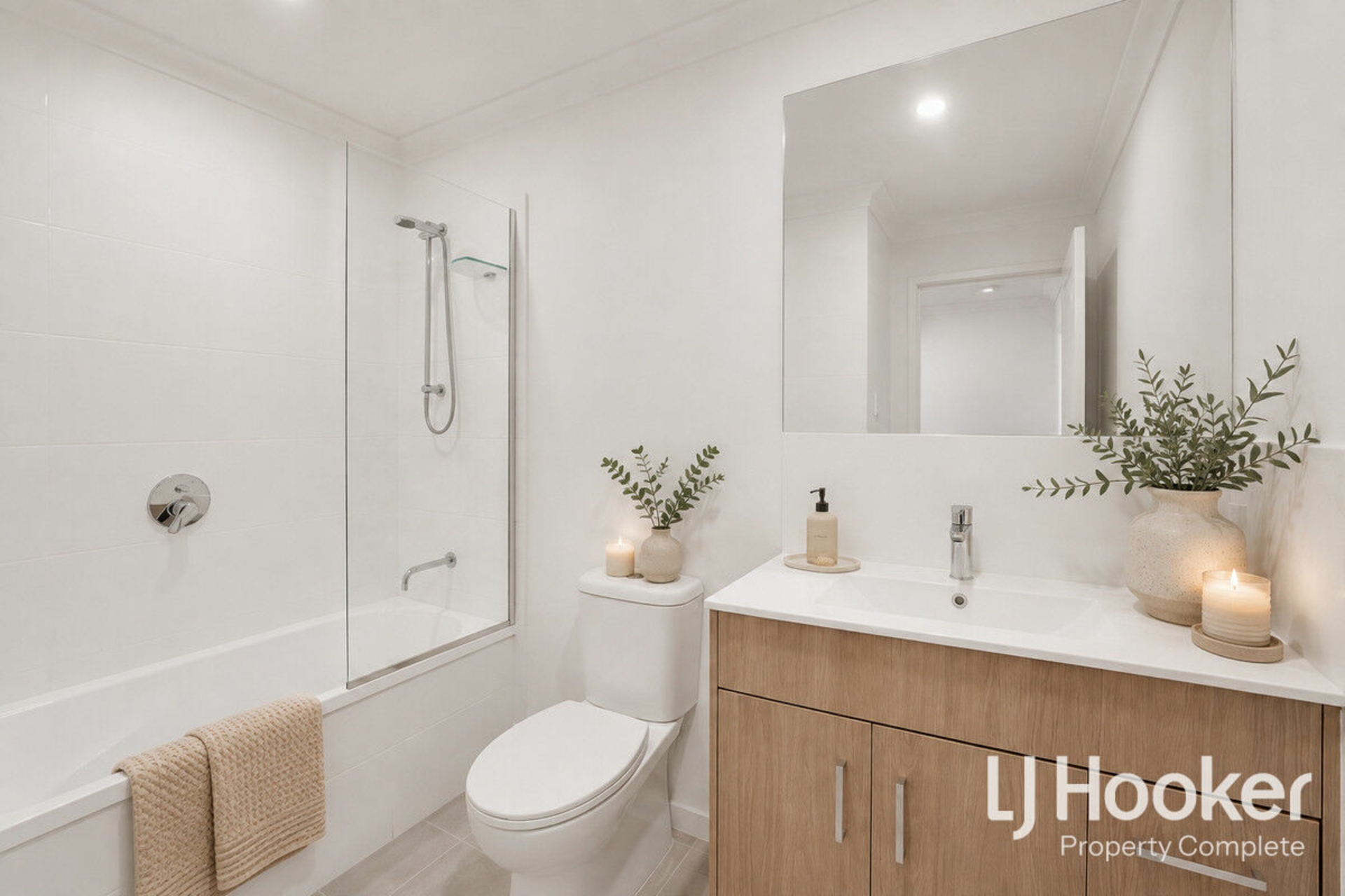 22/17 Jane Street — photo 10 of 14