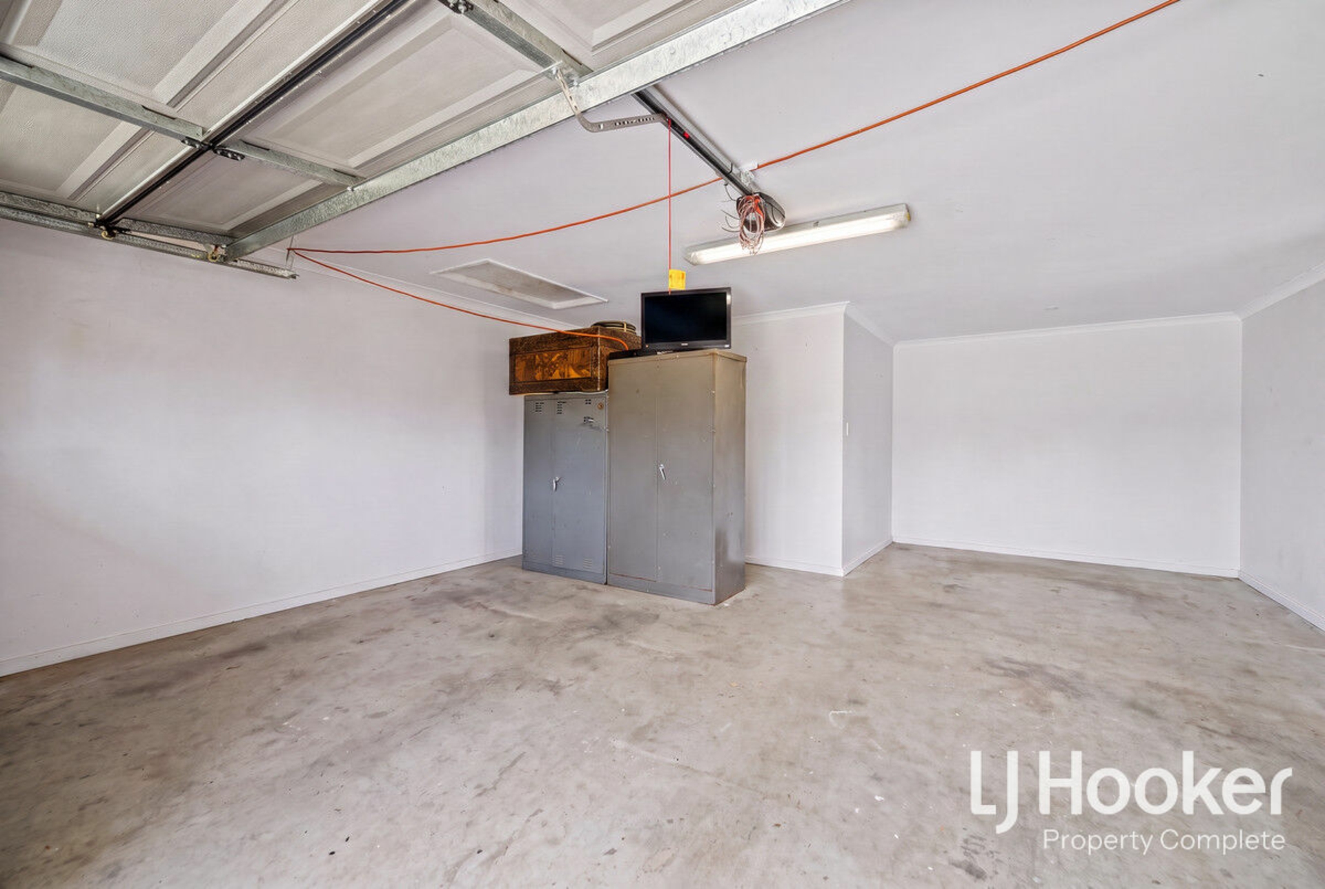 39-43 Weatherly Drive — photo 17 of 17