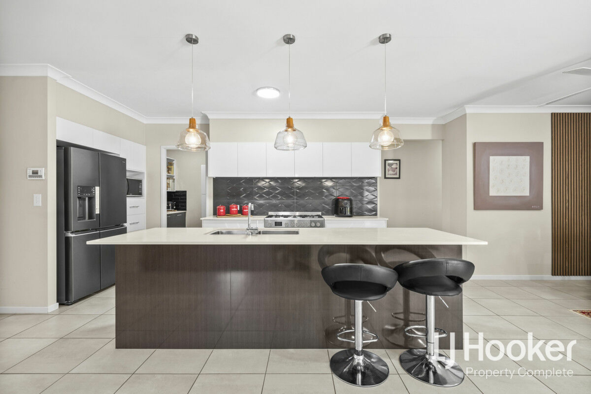 316-320 Peppertree Drive — photo 8 of 30