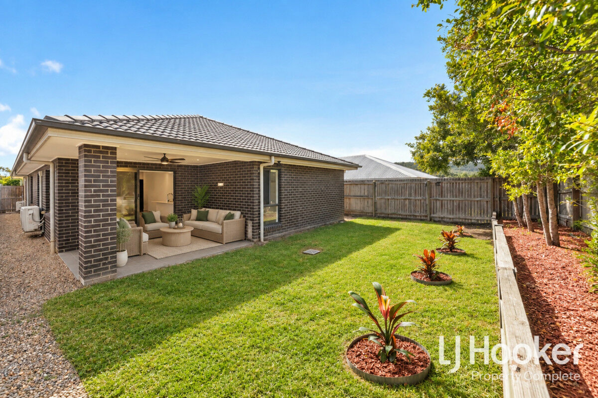 64 Marl Crescent — photo 3 of 18