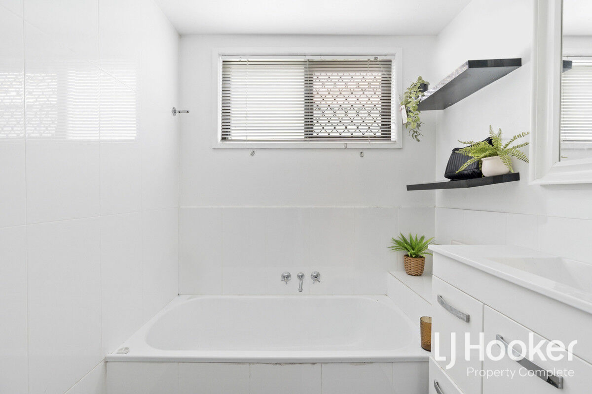 22 Glastonbury Drive — photo 13 of 24