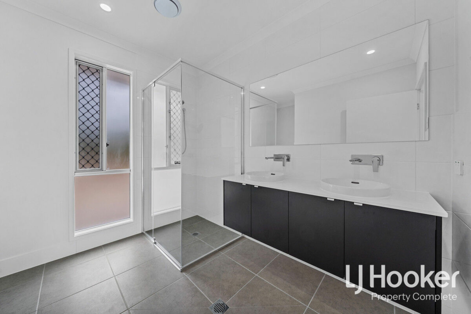 245-257 Miller Road — photo 10 of 16