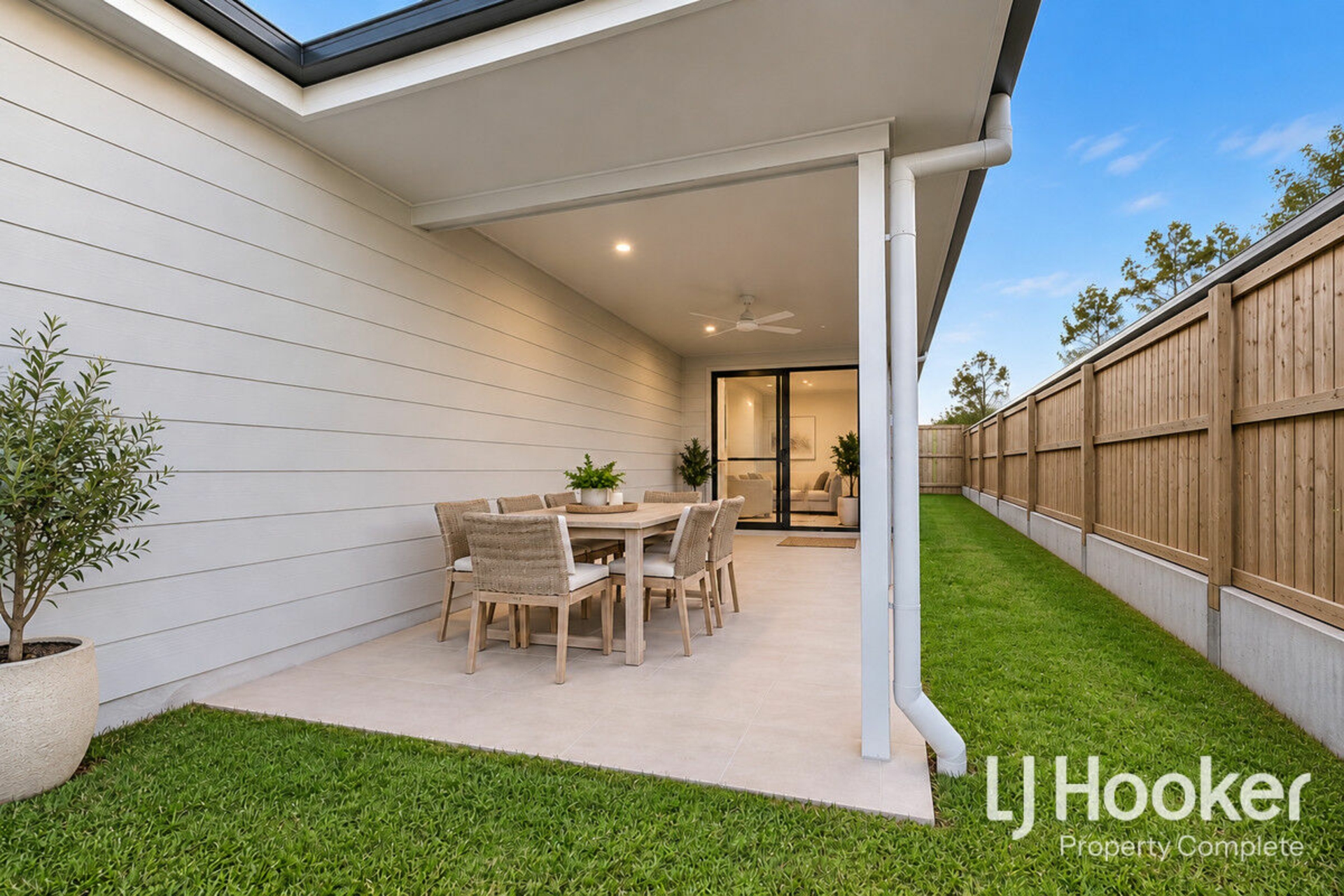 2/14 Alexander Place — photo 4 of 8