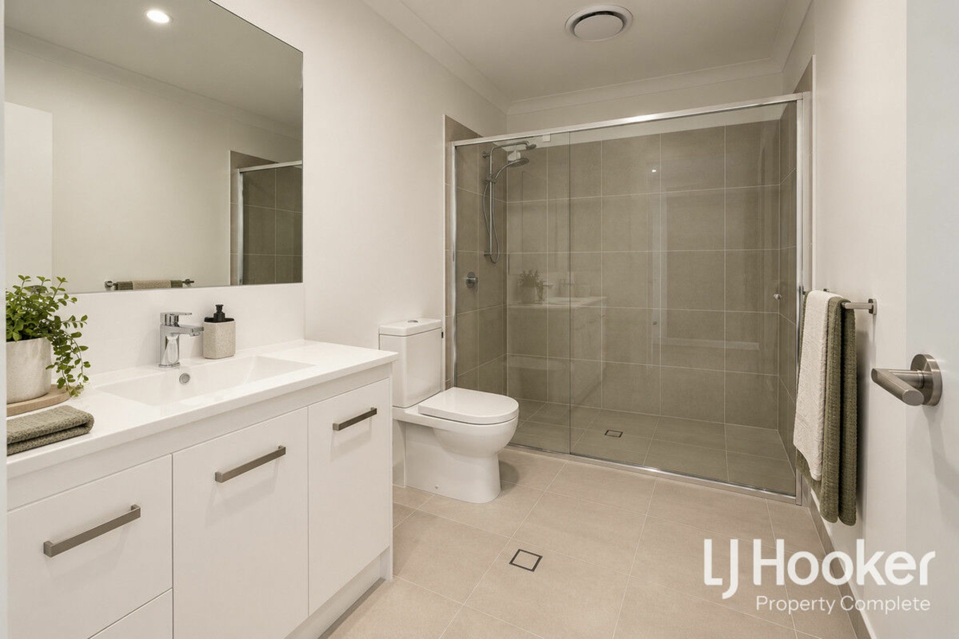 2/14 Alexander Place — photo 6 of 8