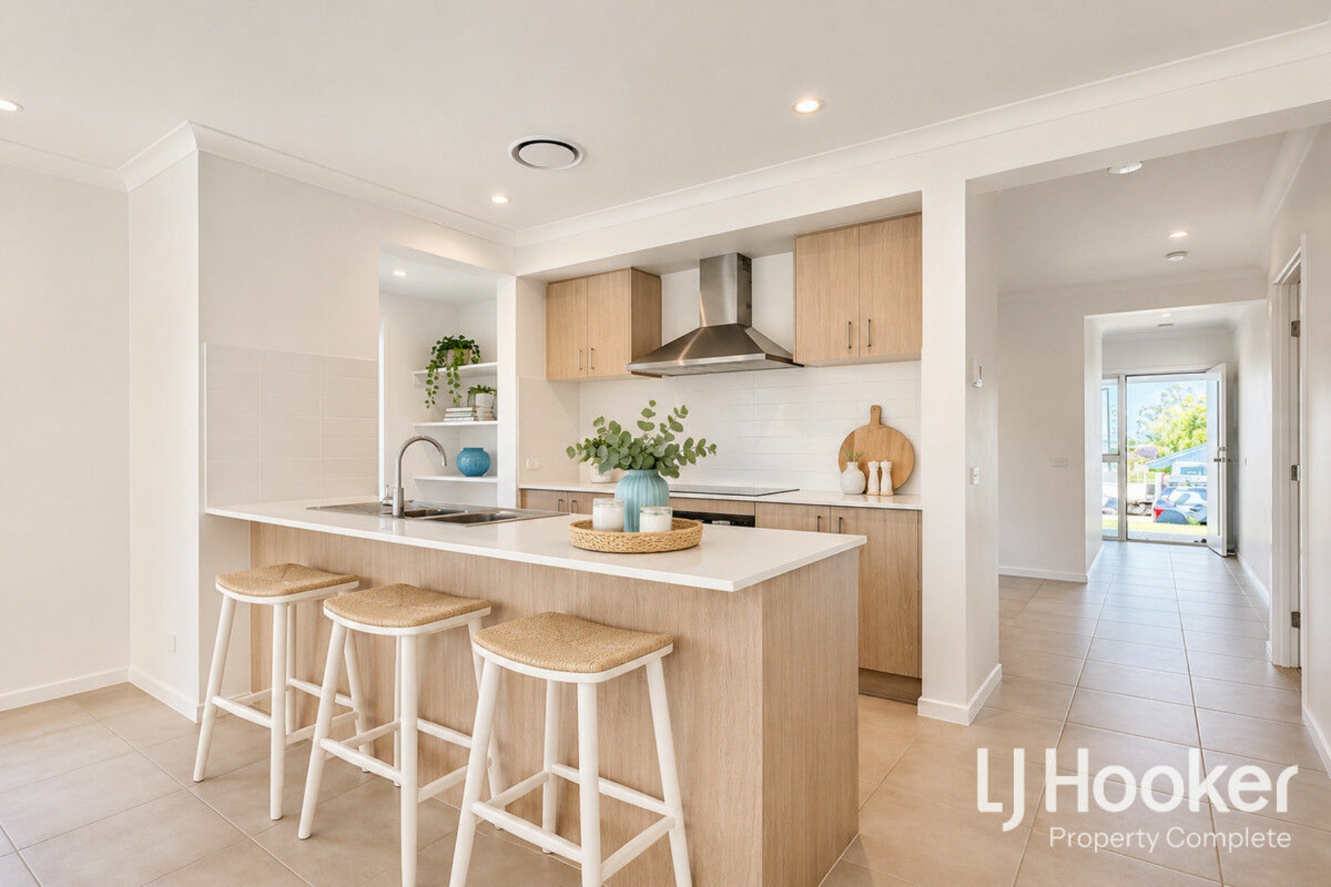 18 Hills Crescent — photo 4 of 16