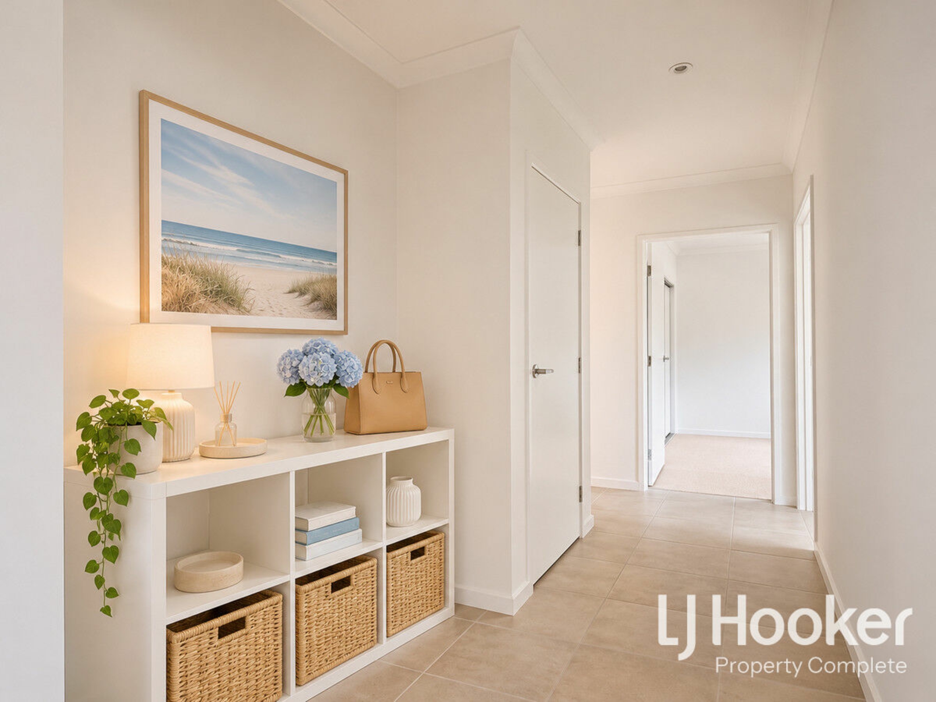 18 Hills Crescent — photo 11 of 16