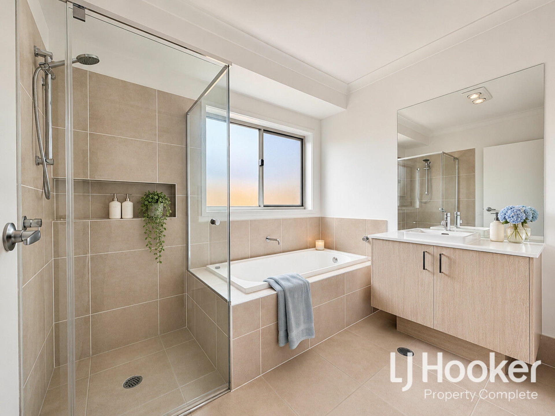 18 Hills Crescent — photo 13 of 16