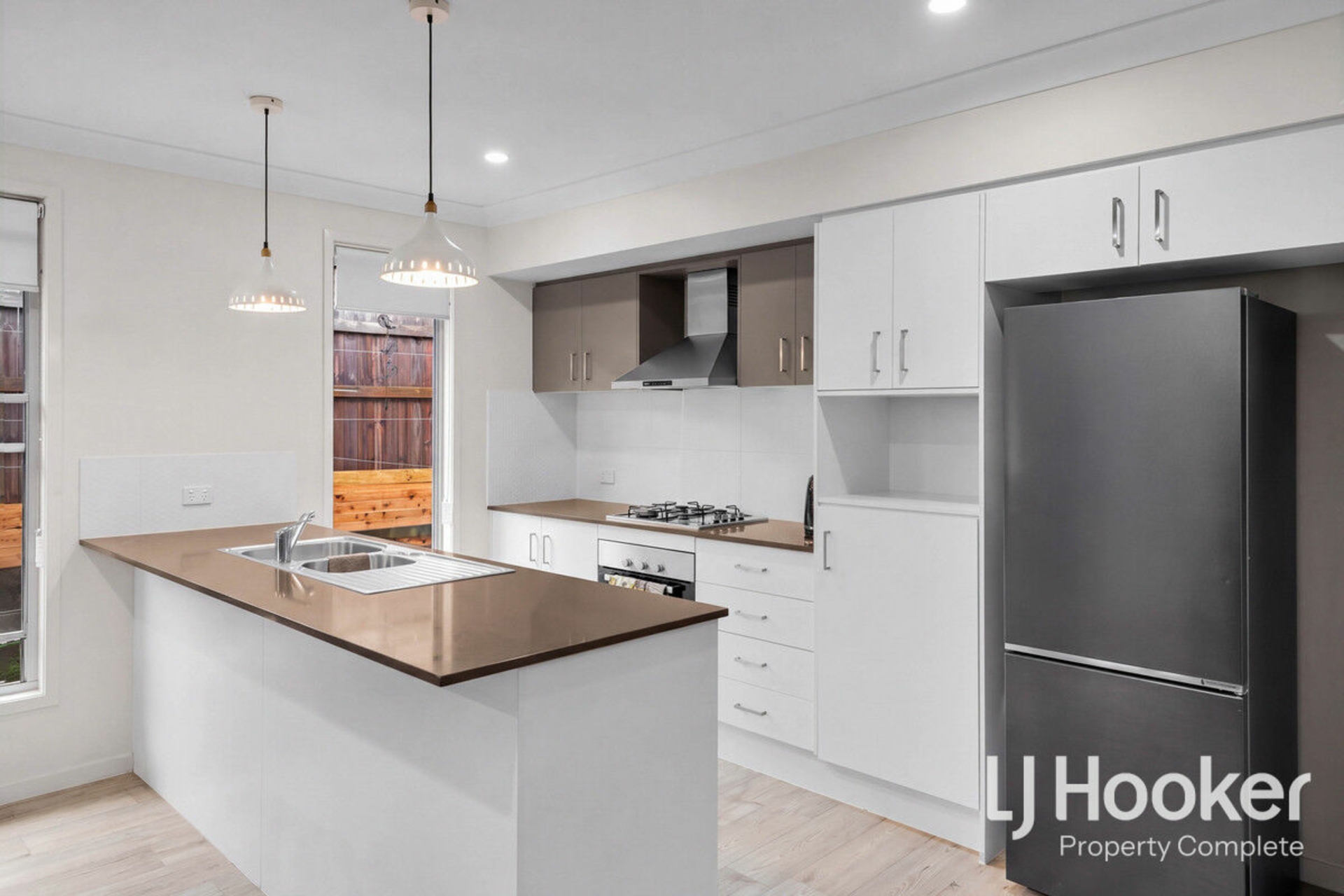 8 Buxton Avenue — photo 4 of 16