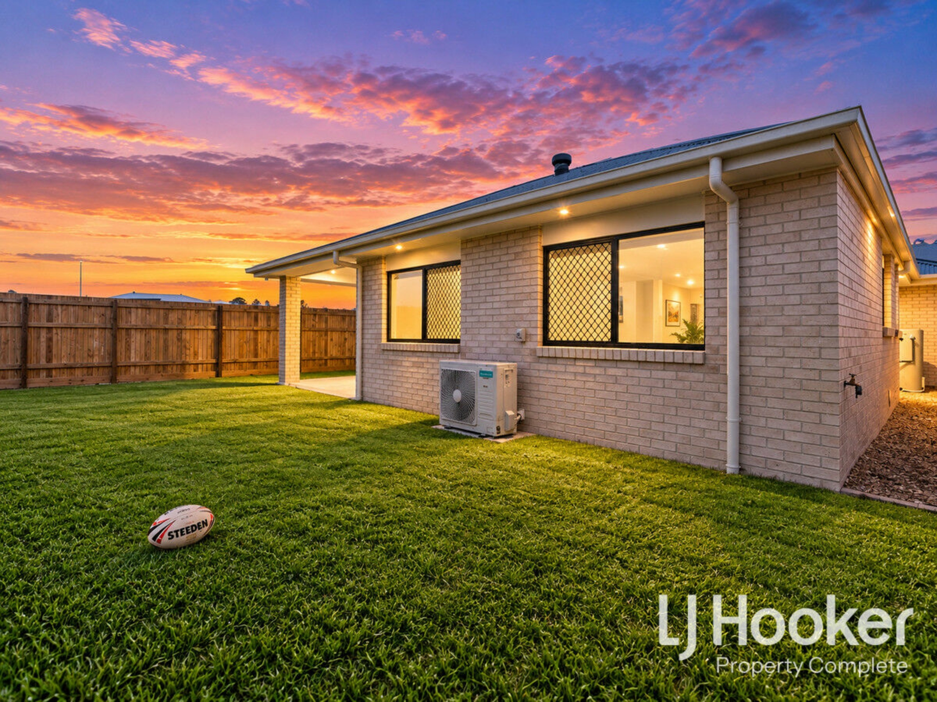 5 Oberon Crescent — photo 5 of 19