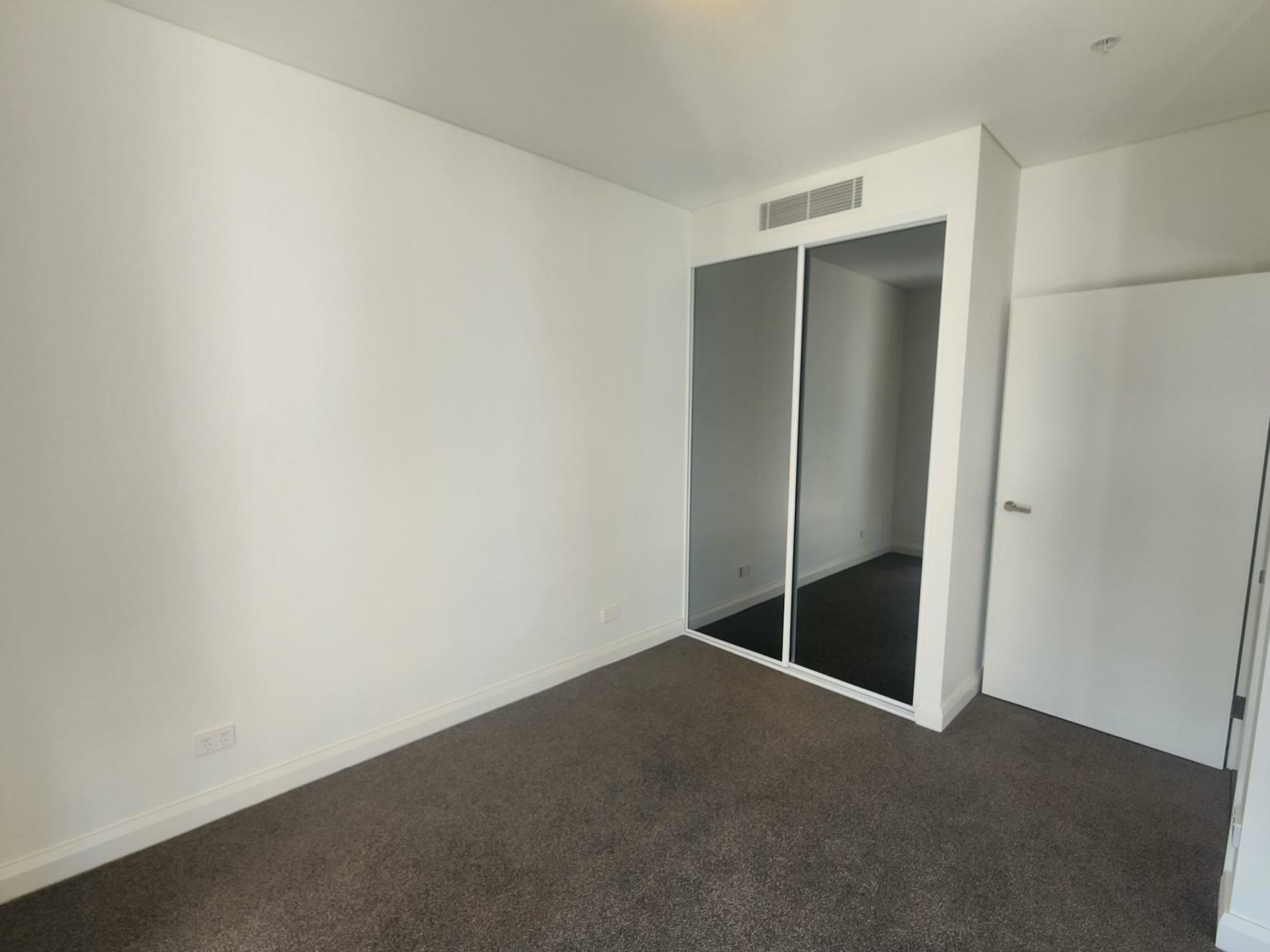 906/28 Cowper Street, GRANVILLE