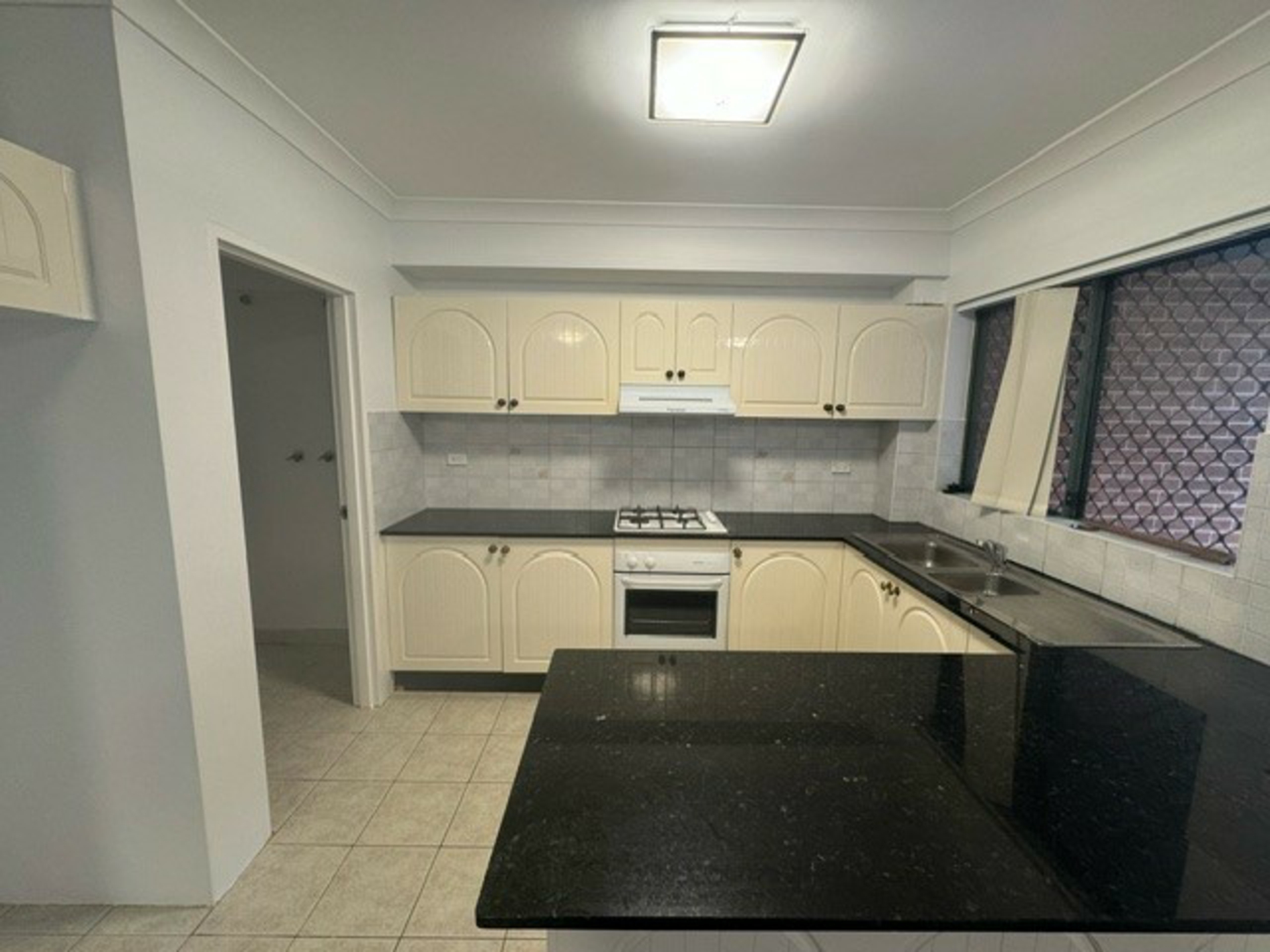 12/10-14 Arthur Street, MERRYLANDS