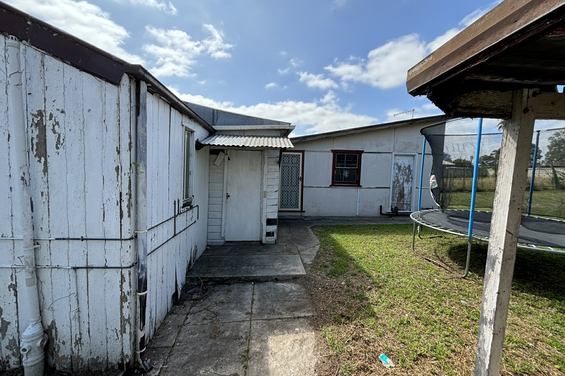 10 Smythe Street, MERRYLANDS WEST