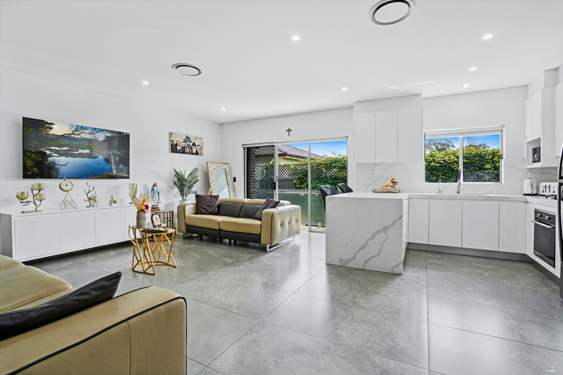 23 & 23a Faulds Road, GUILDFORD