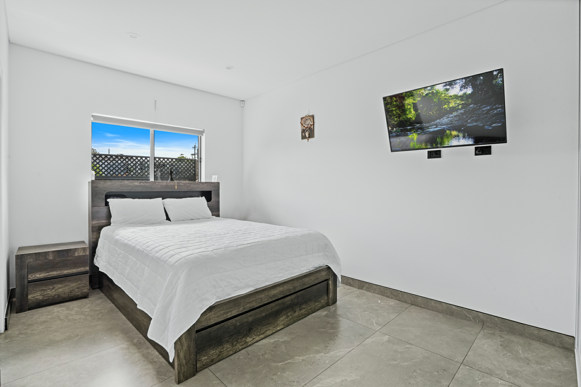 23 & 23a Faulds Road, GUILDFORD